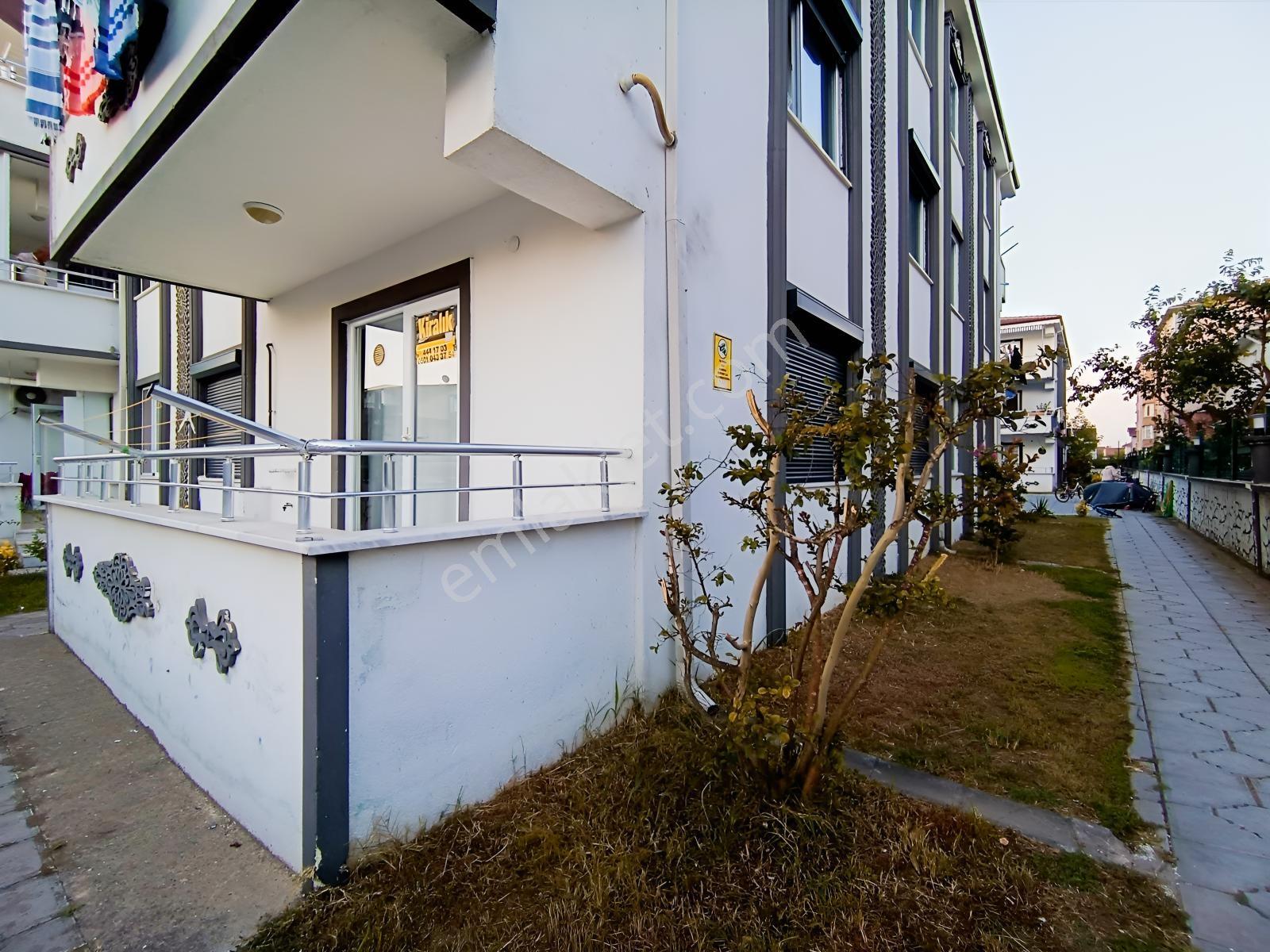 Kocaali Sahilde Merkezi Konumda Havuzlu Site İçi 2+1 Daire — fotoğraf 2