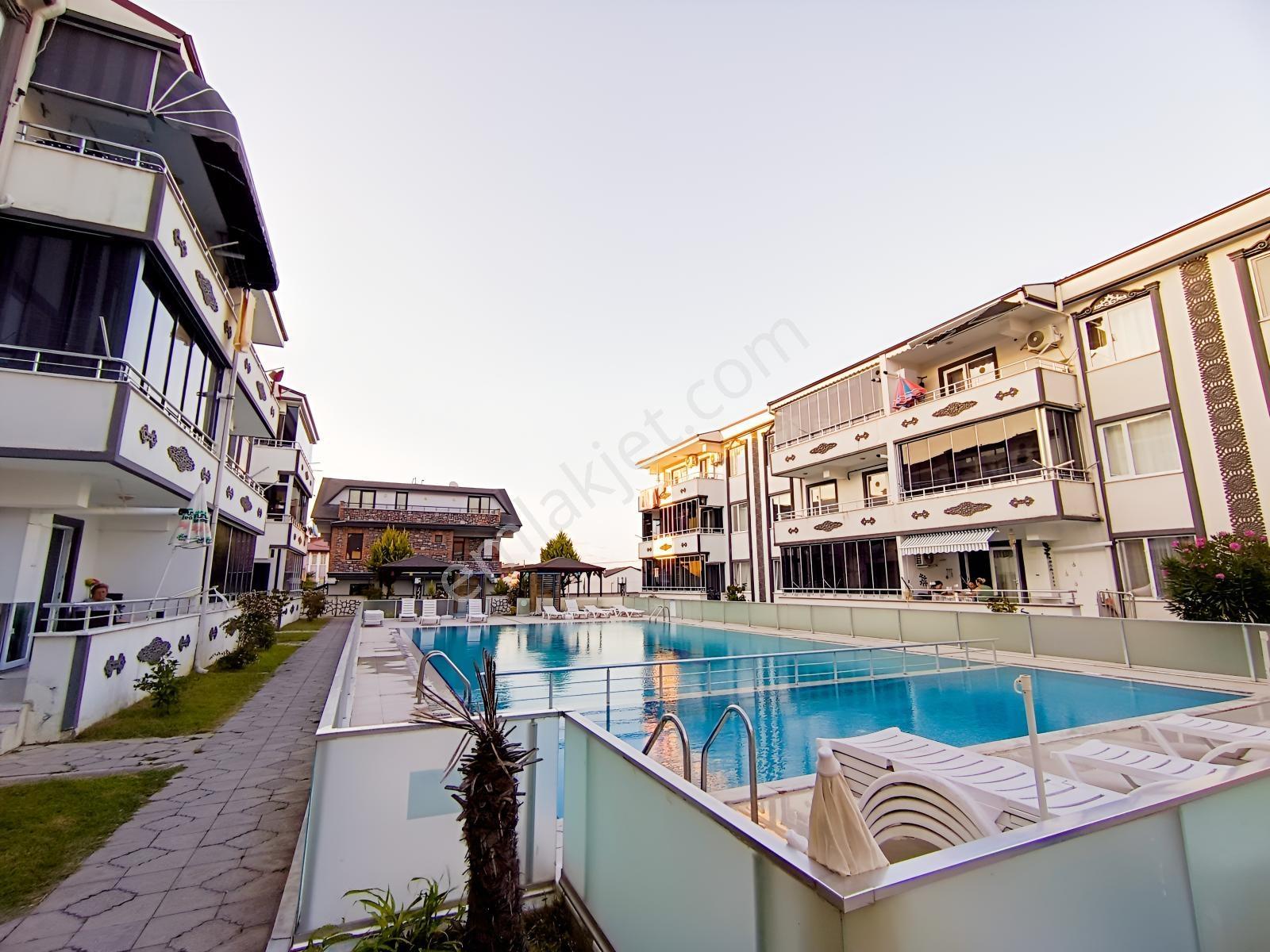 Kocaali Sahilde Merkezi Konumda Havuzlu Site İçi 2+1 Daire — fotoğraf 3
