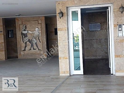 Ful Deniz Manzaralı Ve Doğalgazlı Geniş 3+1 Daire — fotoğraf 35