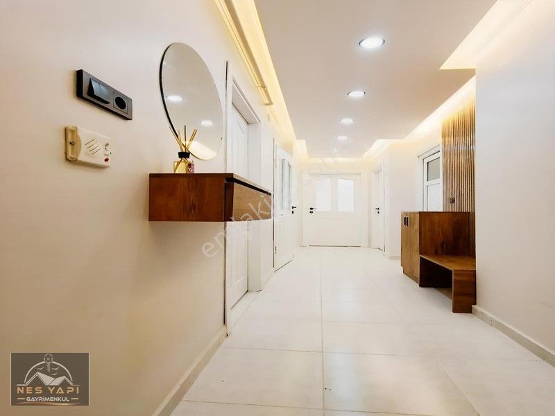 Metrobüse 5 Dk Sıfır İskanlı Arakat Ön Cephe Daire!! — fotoğraf 15