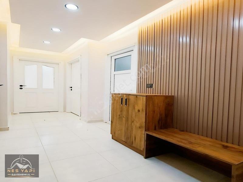 Metrobüse 5 Dk Sıfır İskanlı Arakat Ön Cephe Daire!! — fotoğraf 16