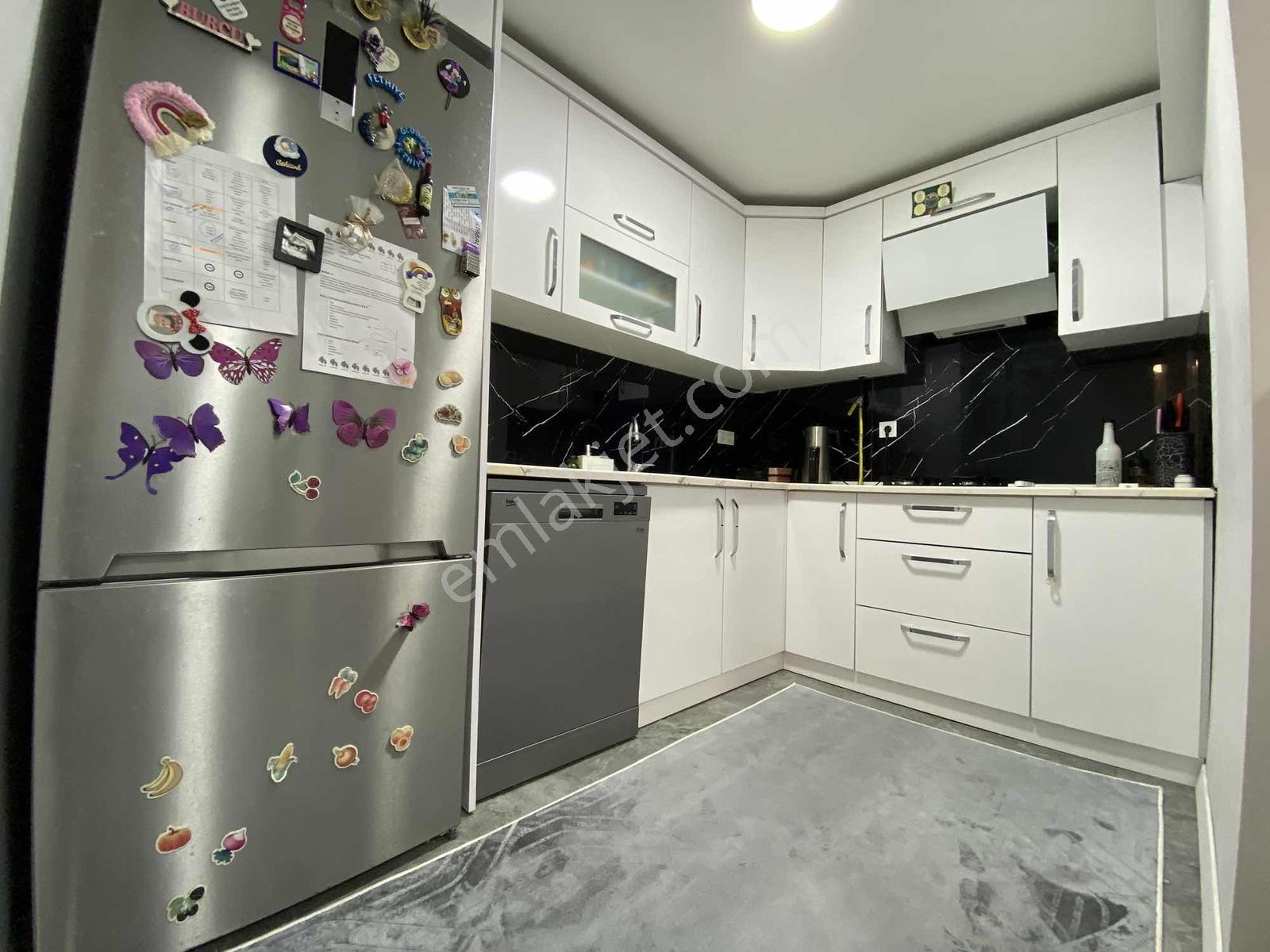 Akalından Geniş 2+1 Metro Yakını Satılık Full Bakımlı Daire — fotoğraf 8