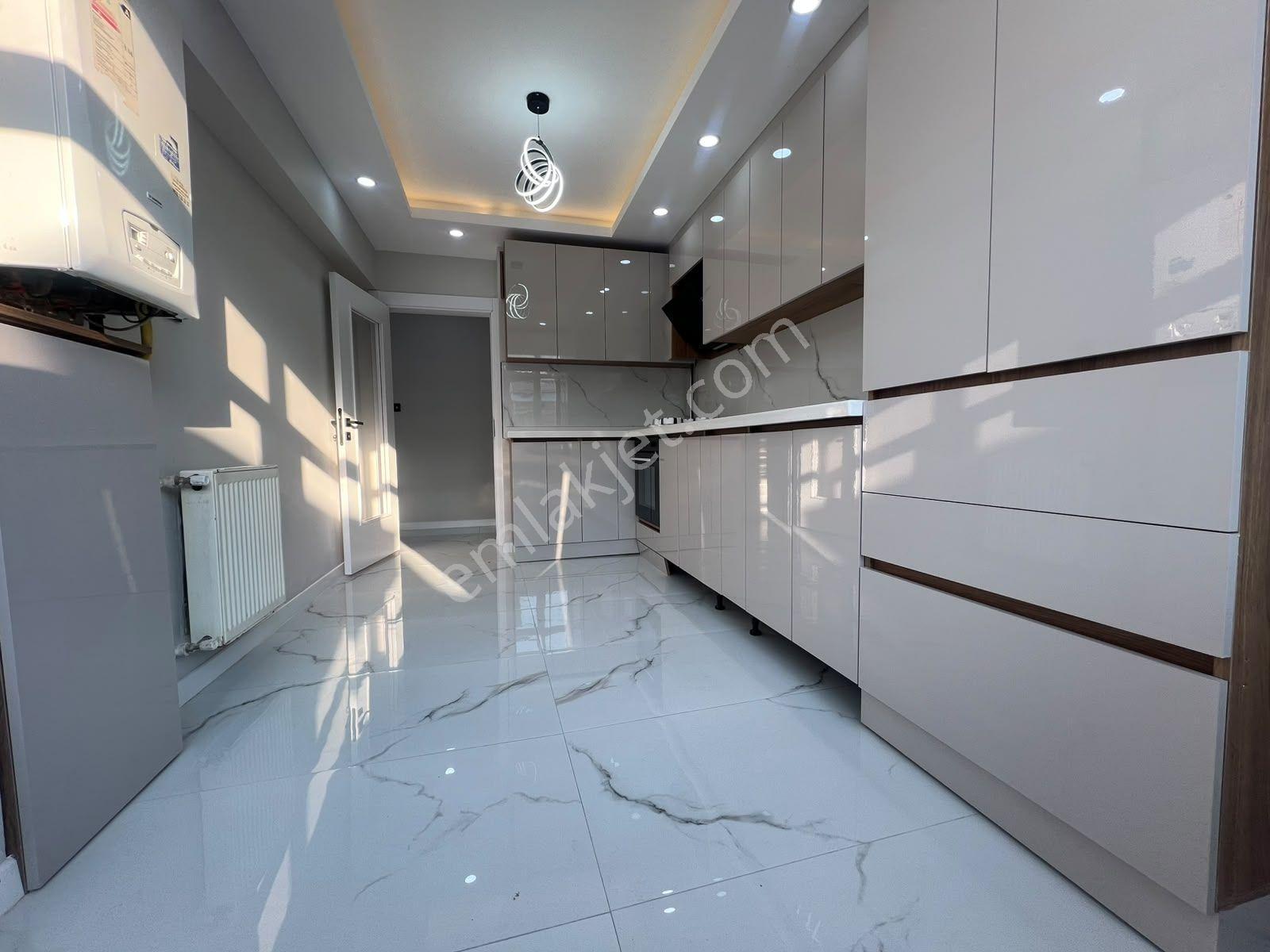 Sincan Akşemsettin Mah Salon Bağımsız Merkezi Konumda Yapılı Satılık Daire — fotoğraf 4
