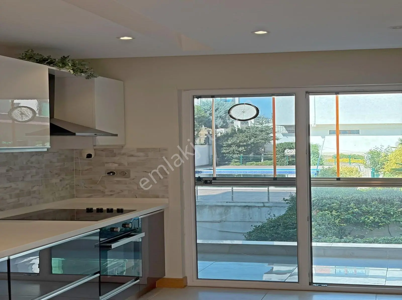 Butik Sitede Deniz Ve Havuz Manzaralı Büyük M2 3+1 Daire — fotoğraf 6