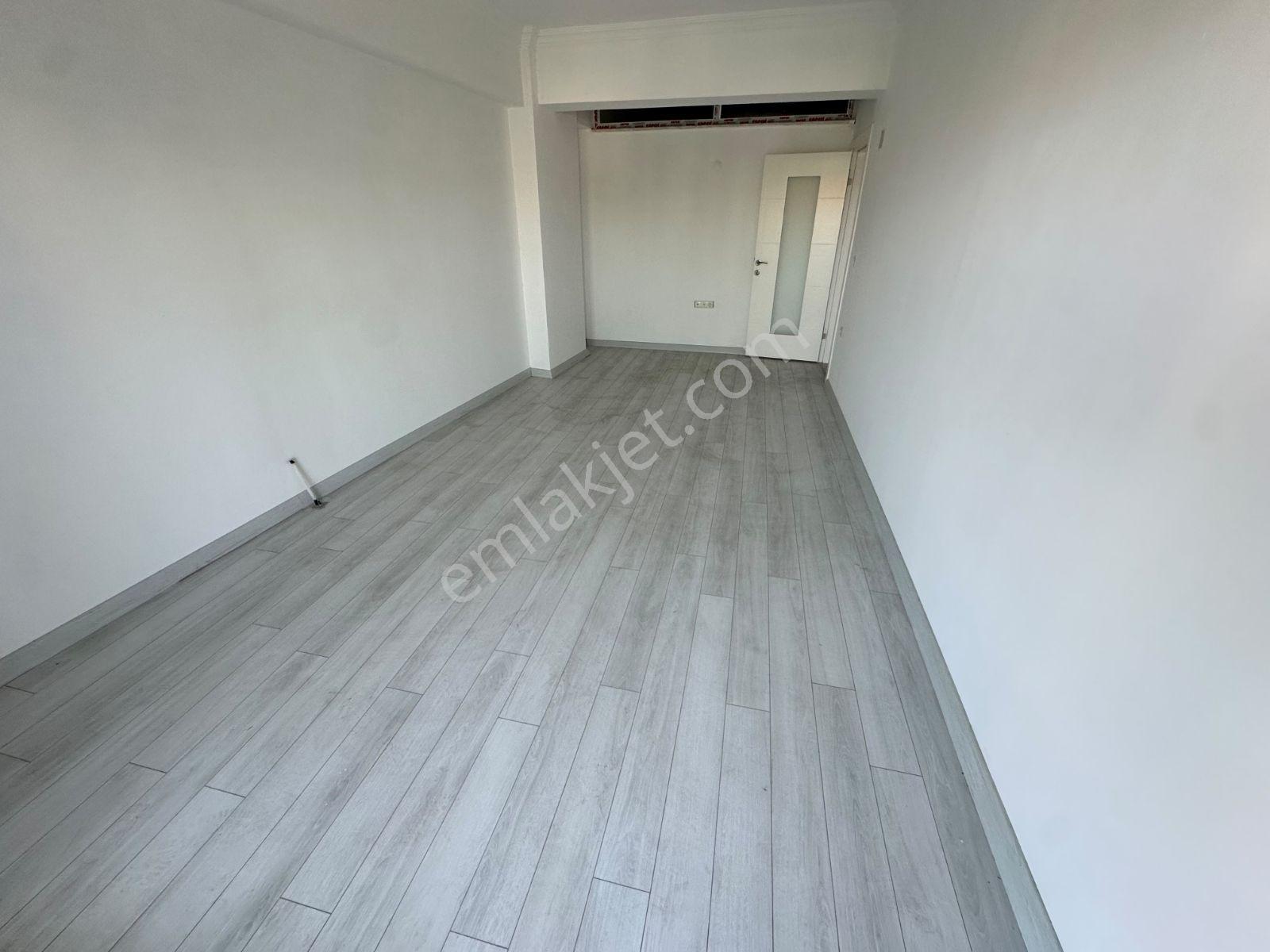 Konut Emlaktan Cadde Üzerinde Satılık 3+1 — fotoğraf 2