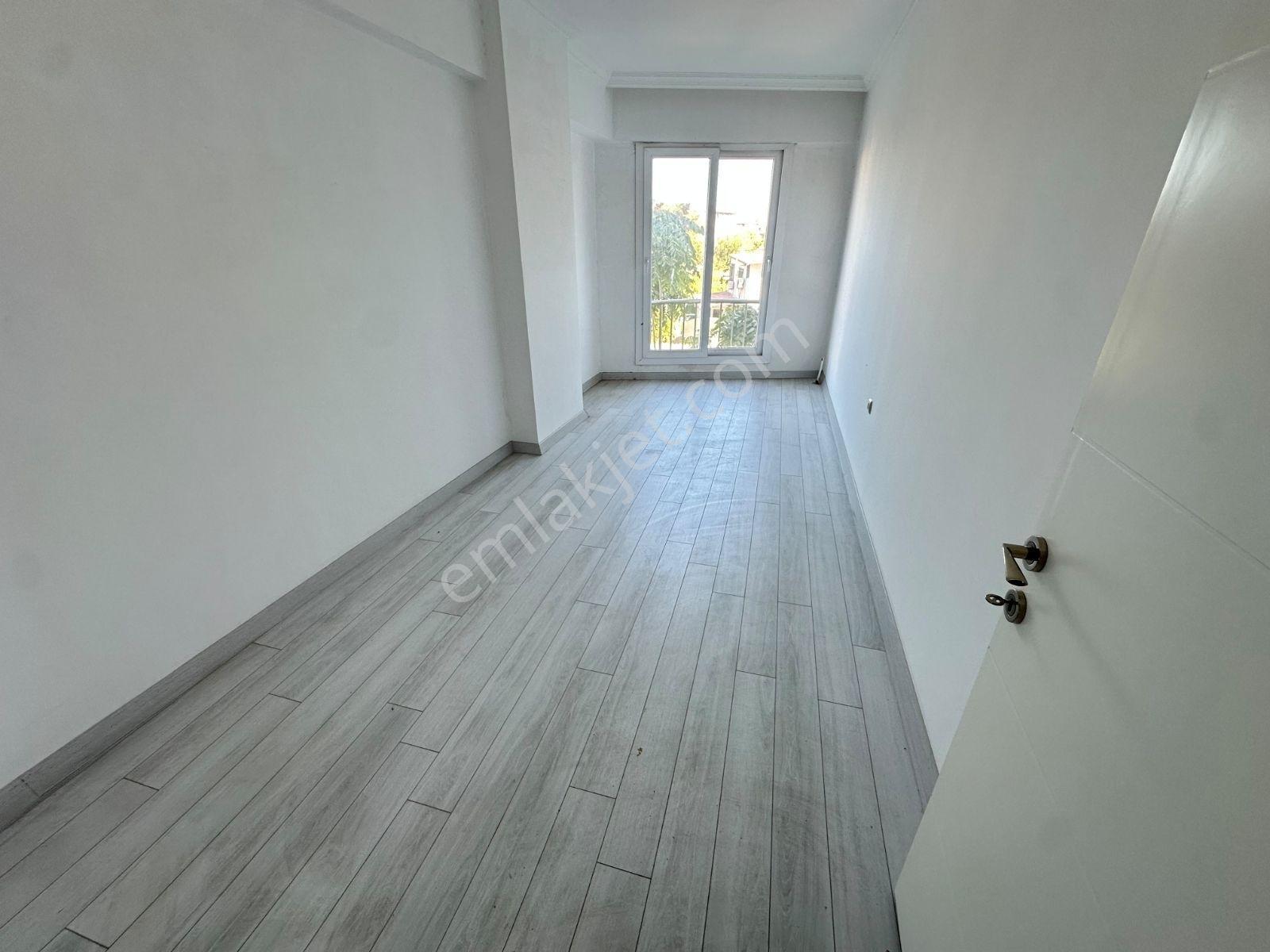 Konut Emlaktan Cadde Üzerinde Satılık 3+1 — fotoğraf 3