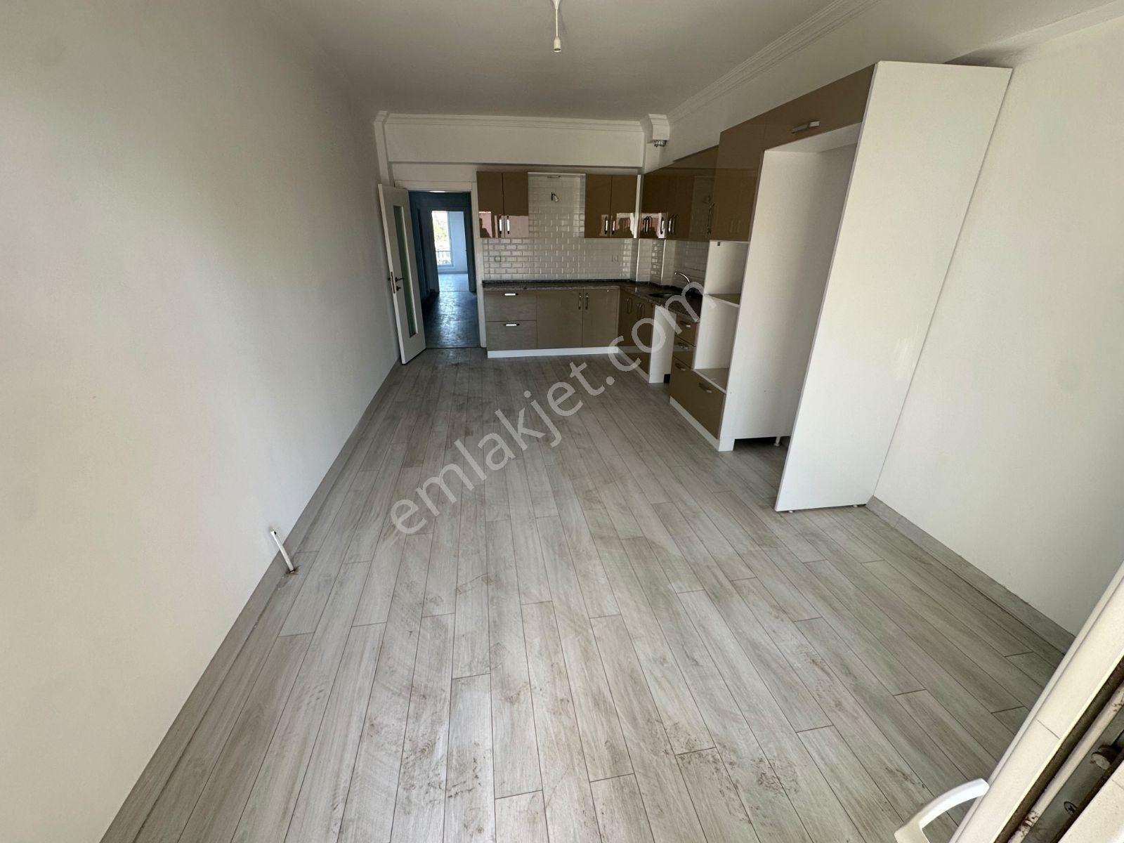 Konut Emlaktan Cadde Üzerinde Satılık 3+1 — fotoğraf 8