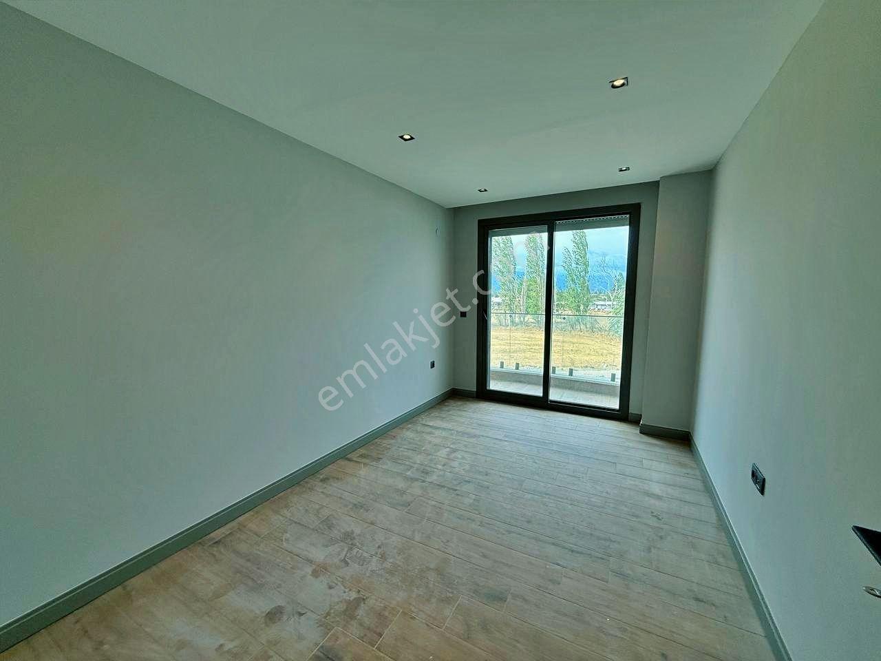 Uytundan Burhaniye Ören'de Ultralüks Sitede 3+1 Satılık Daire — fotoğraf 24