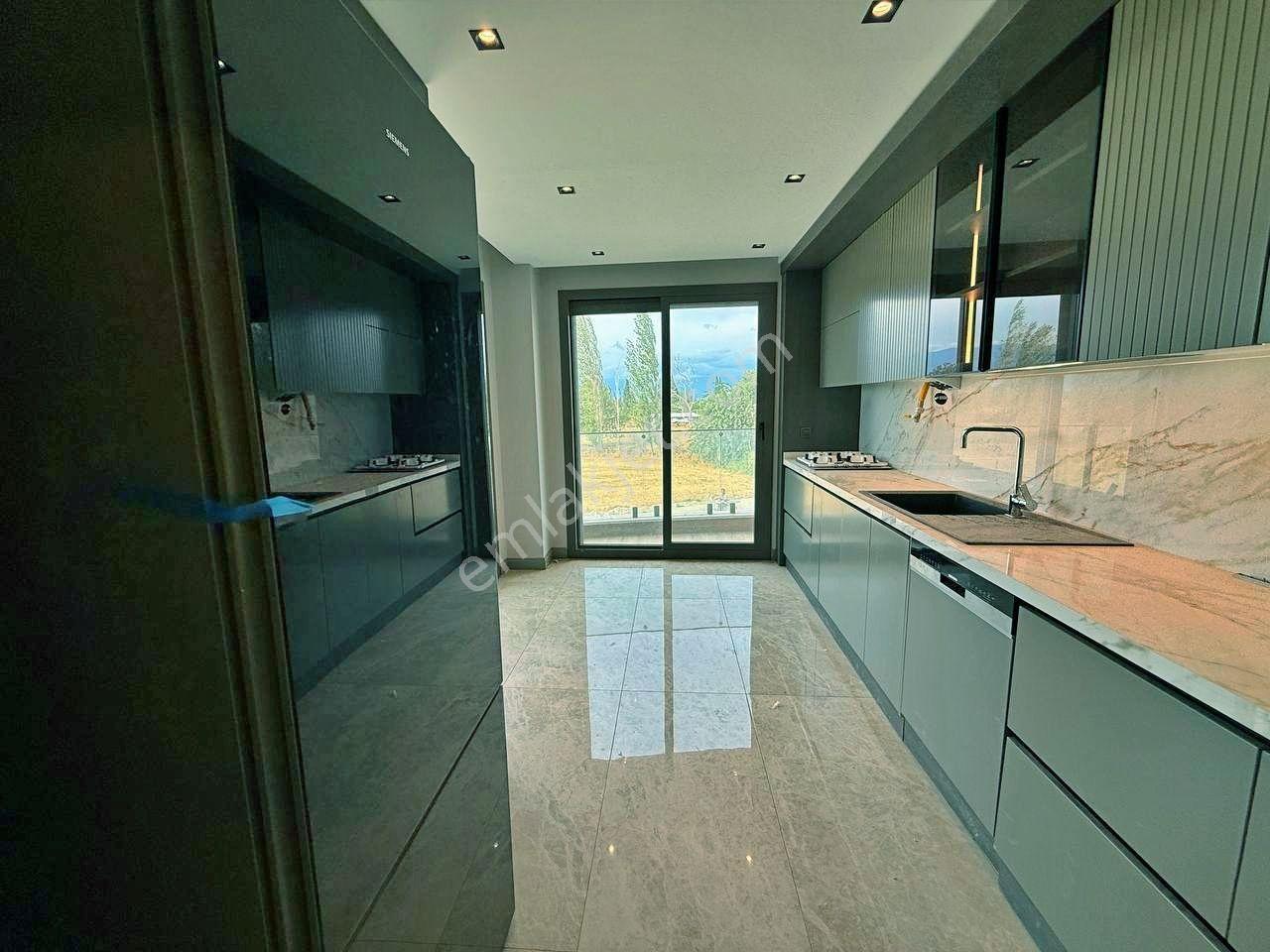 Uytundan Burhaniye Ören'de Ultralüks Sitede 3+1 Satılık Daire — fotoğraf 26