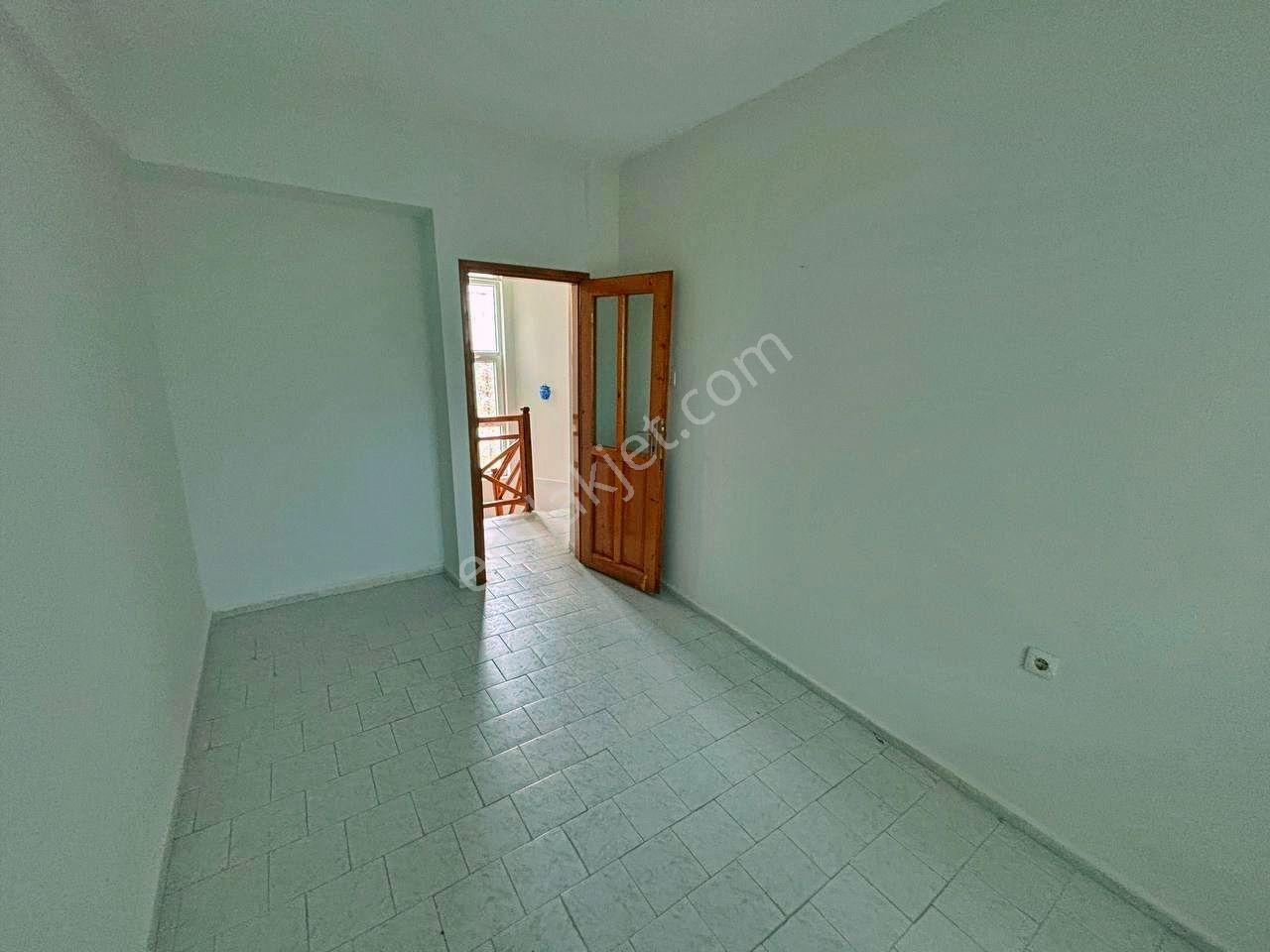 Uytundan Pelitköyde Denize 300 Metre Bahçe Kullanımlı 2+1 Villa — fotoğraf 22
