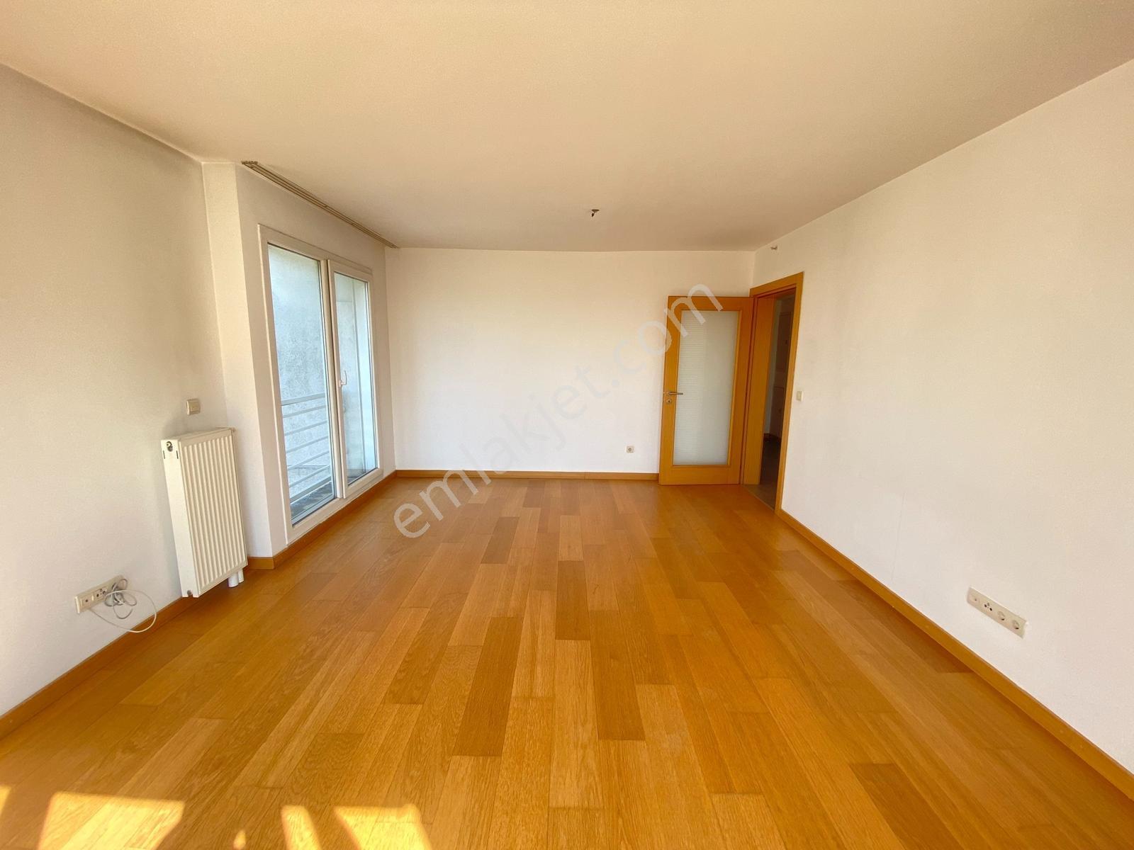 Özlem Aksu..ümraniye Antrium Satılık 1+1 Panaromik Manzara -boş- — fotoğraf 2