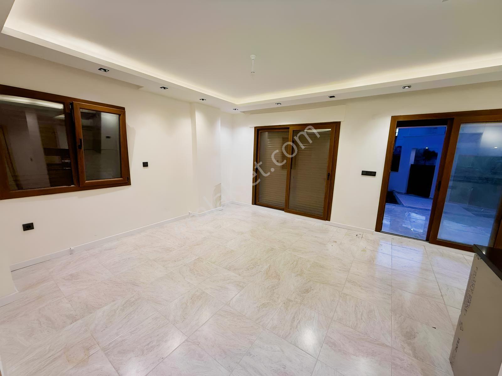Güzelçamlı Sahiline Sadece 450 Metre Satılık 4 + 1 Vılla — fotoğraf 15