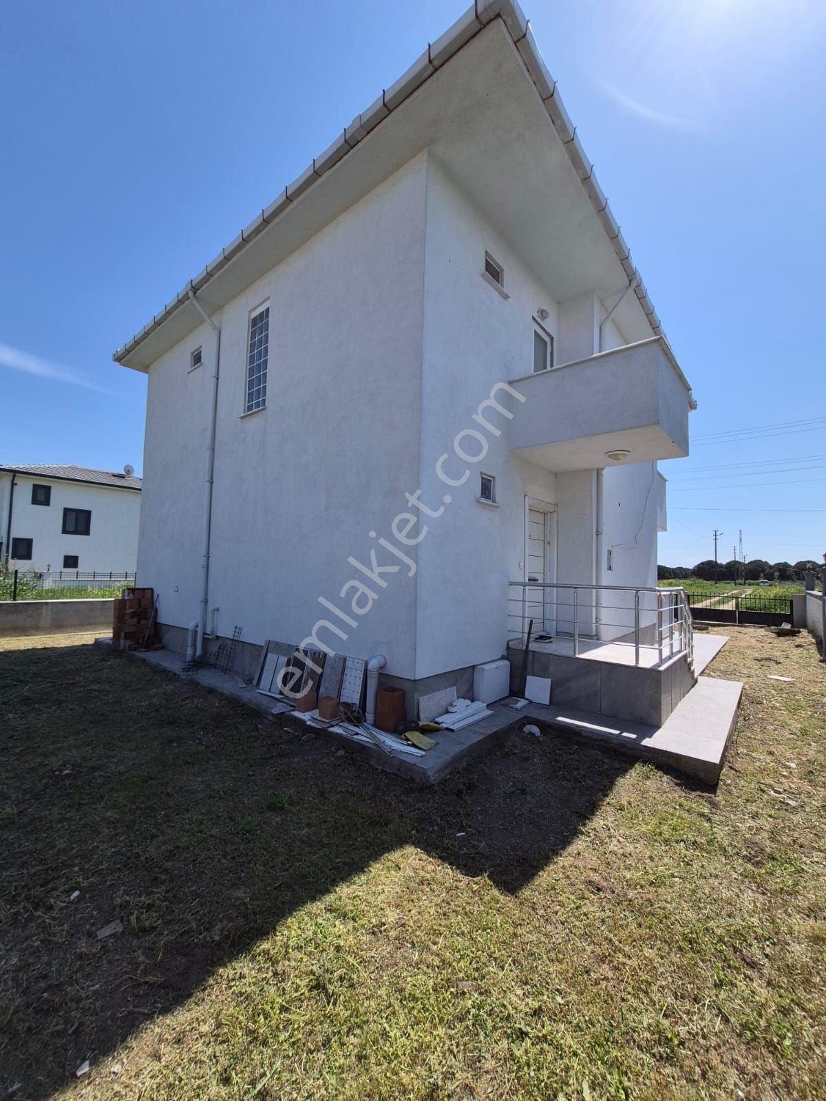 Çanakkale Biga Çeşmealtı Köyü Denizatı Sitesi İçinde Satılık Yazlık Dubleks Villa — fotoğraf 2
