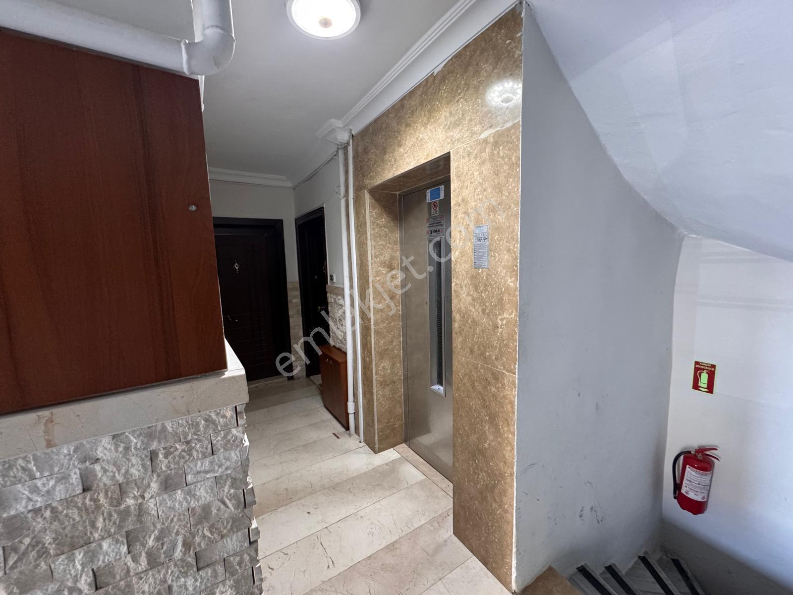 Bulgurlu 'da Metro Yanında Site İçi Ferah Satılık 3+1 Daire — fotoğraf 5