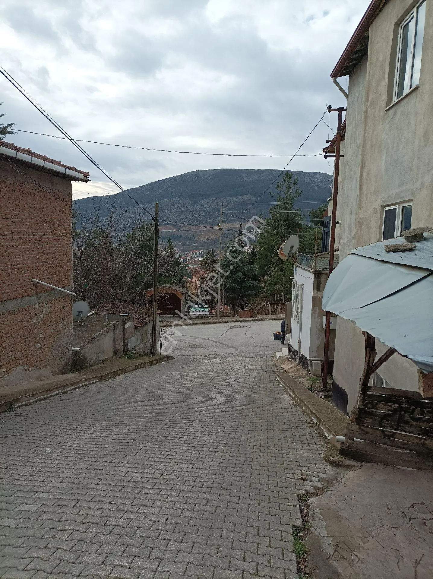 Yardımcı Emlaktan Şeyhcui Sgk Üzerinde Geniş M2'li Satılık — fotoğraf 3
