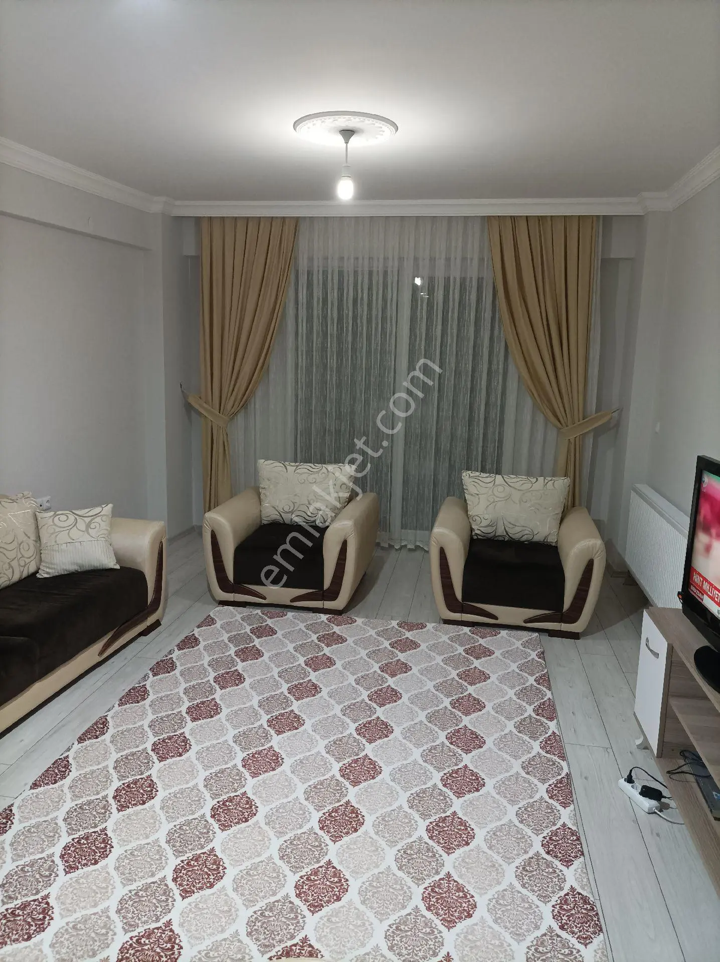 Yardımcı Emlaktan Şeyhcui Sgk Üzerinde Geniş M2'li Satılık — fotoğraf 6