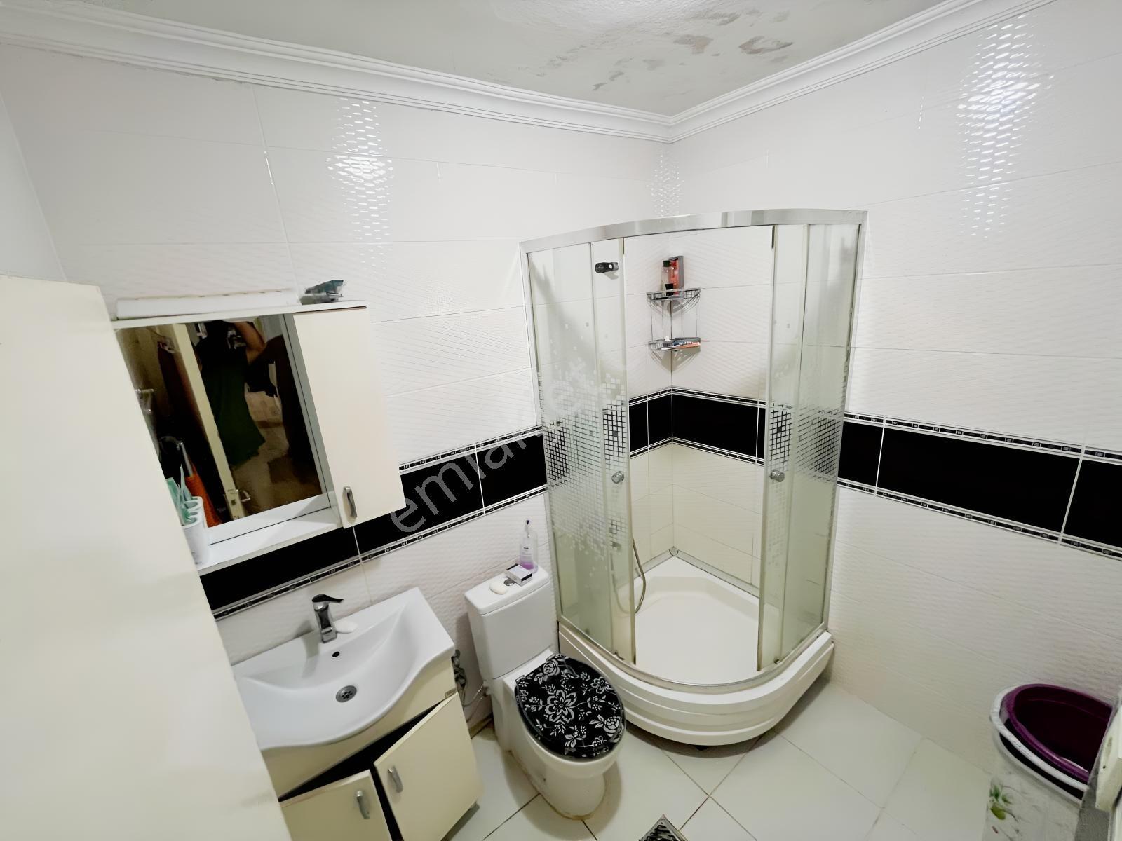 Gazino 3+1 Metro Yanı 135 M2 Bağımsız Cadde Üzerinde — fotoğraf 3