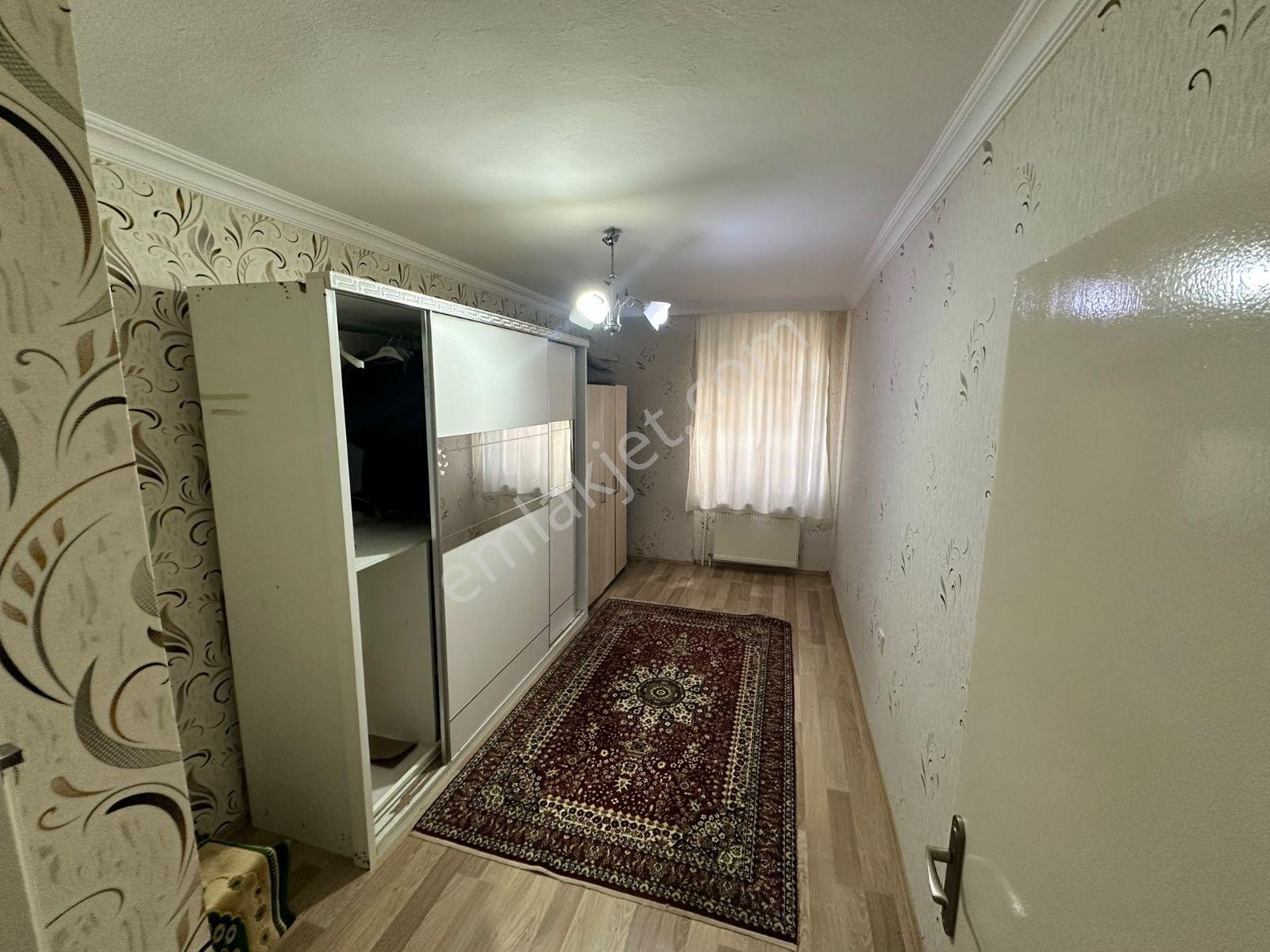 Gazino 3+1 Metro Yanı 135 M2 Bağımsız Cadde Üzerinde — fotoğraf 4