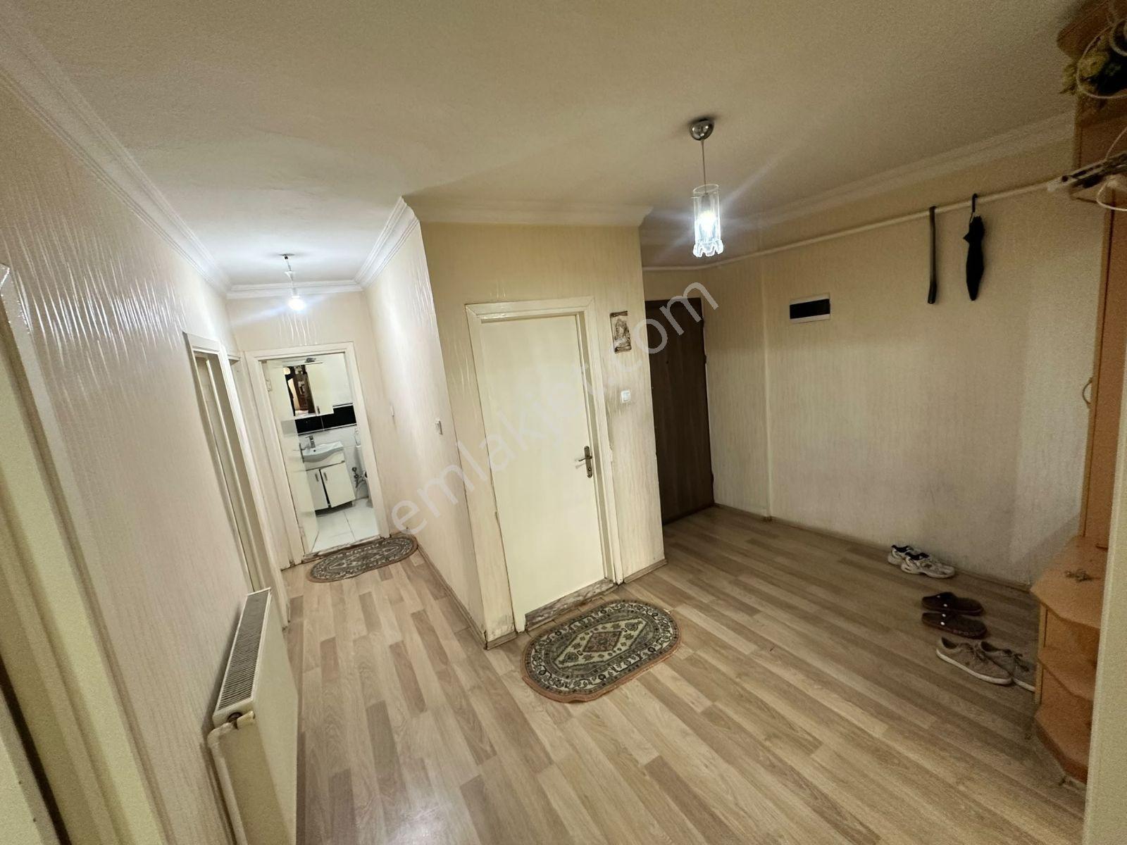 Gazino 3+1 Metro Yanı 135 M2 Bağımsız Cadde Üzerinde — fotoğraf 8