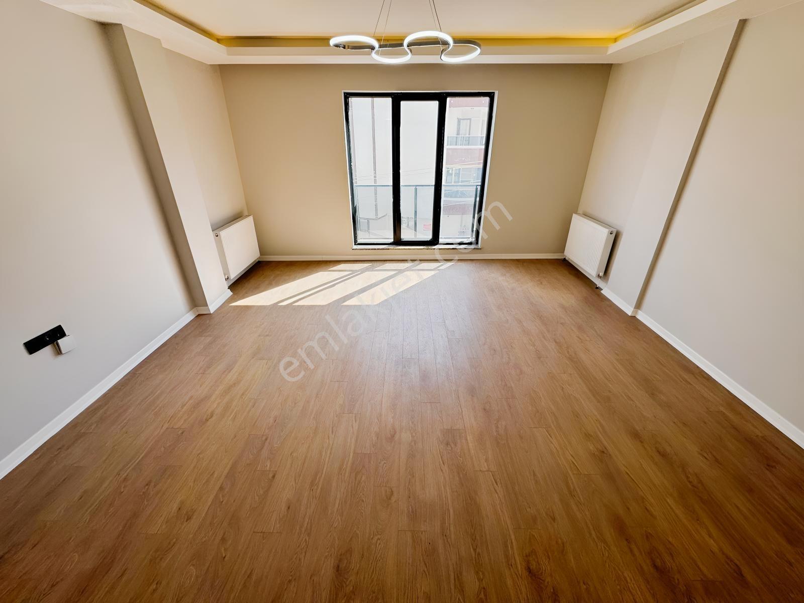 Malazgirt Mah.3+1 Asansörlü Ara Katta Sıfır Ön Cephe Daire — fotoğraf 6