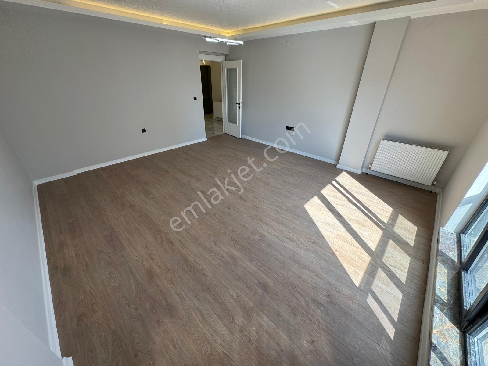 Malazgirt Mah.3+1 Asansörlü Ara Katta Sıfır Ön Cephe Daire — fotoğraf 8