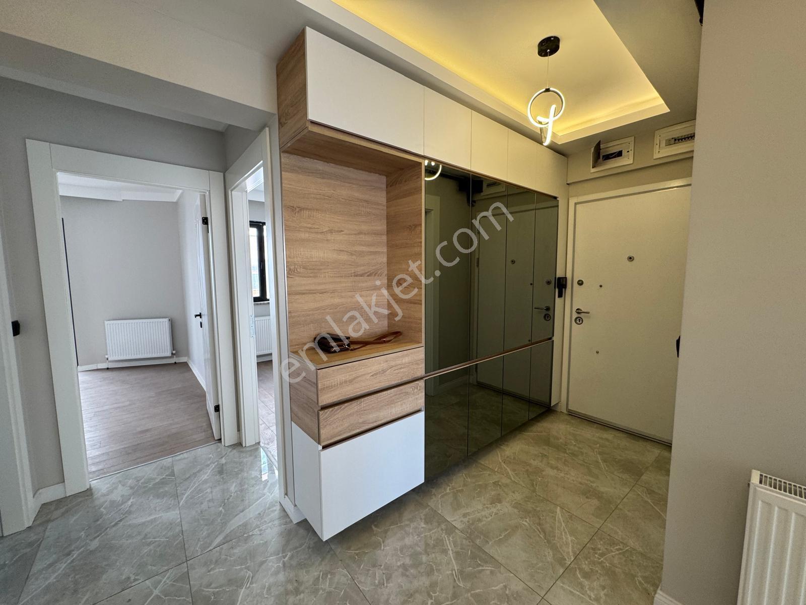 Malazgirt Mah.3+1 Asansörlü Ara Katta Sıfır Ön Cephe Daire — fotoğraf 19