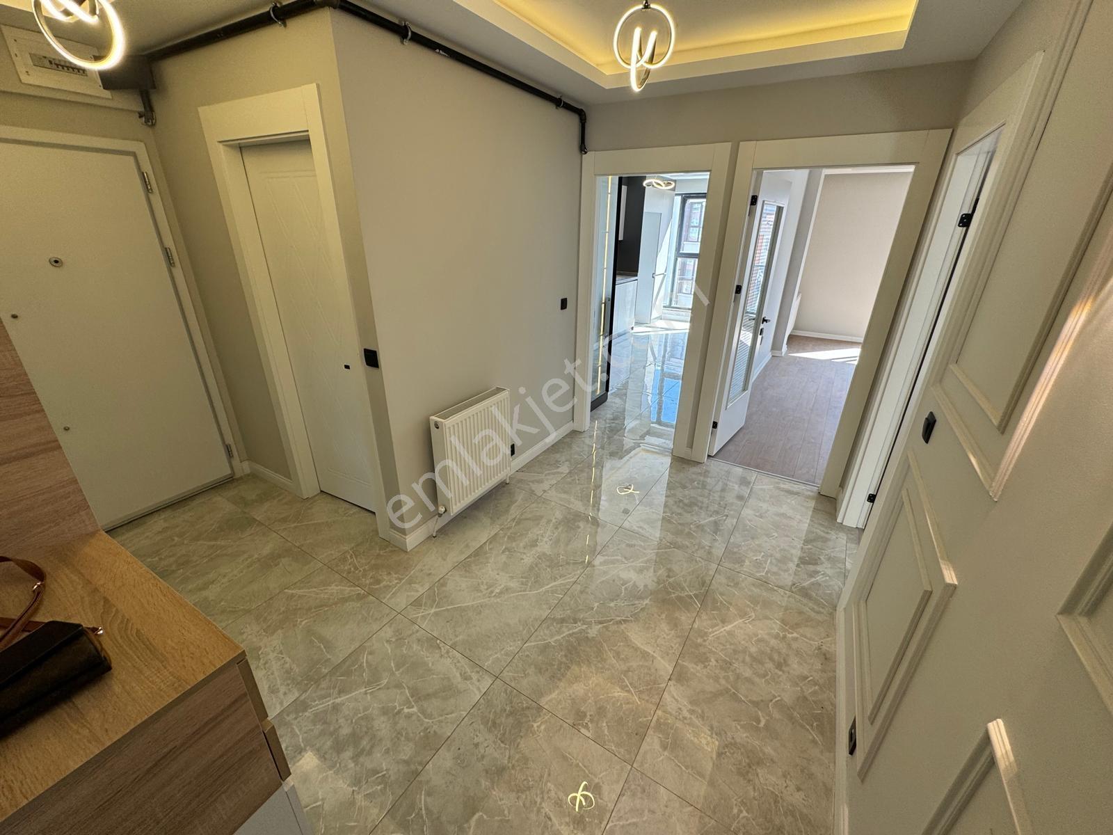 Malazgirt Mah.3+1 Asansörlü Ara Katta Sıfır Ön Cephe Daire — fotoğraf 21