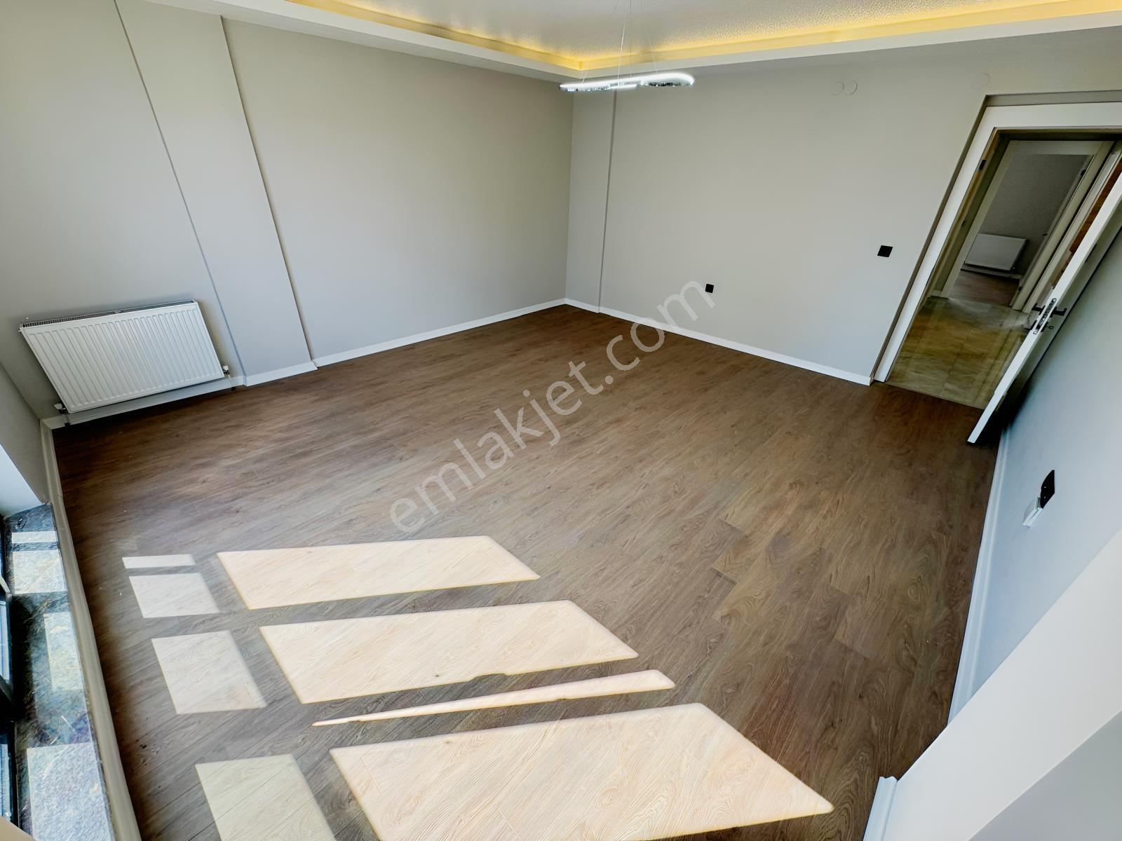 Malazgirt Mah.3+1 Asansörlü Ara Katta Sıfır Ön Cephe Daire — fotoğraf 35