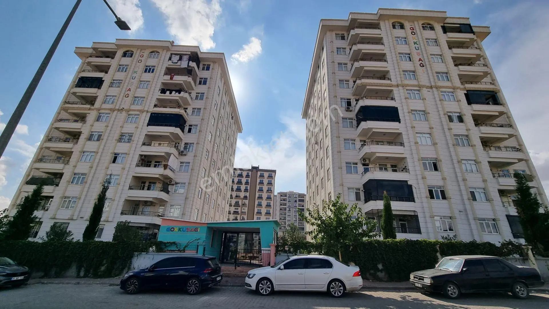 Akev Gayrimenkul'Den Mehmetçik Gökkuşağı Sitesi Giriş Kat Daire