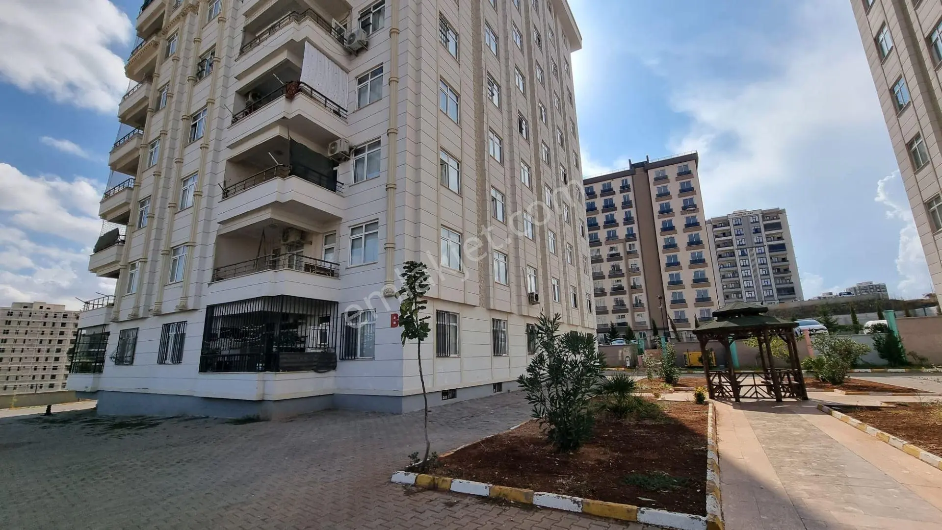 Akev Gayrimenkul'den Mehmetçik Gökkuşağı Sitesi Giriş Kat Daire — fotoğraf 2