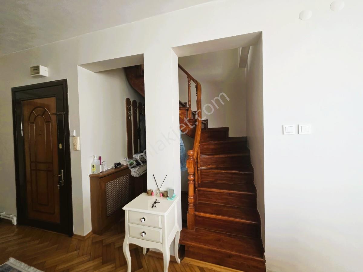 Fatihte Satılık Her Katında Ayrı Bir Yaşam! 3+2 Dubleks Daire ! — fotoğraf 7