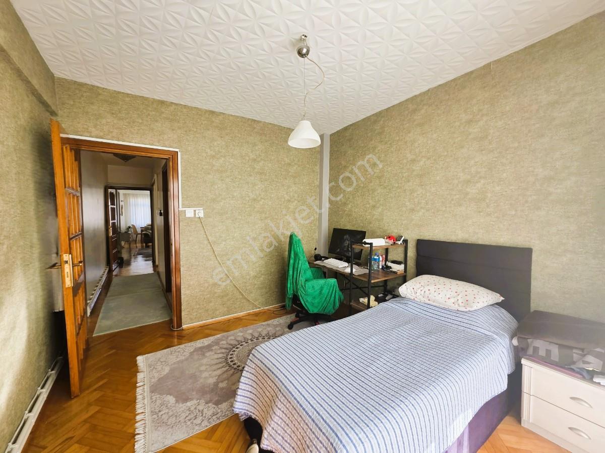 Fatihte Satılık Her Katında Ayrı Bir Yaşam! 3+2 Dubleks Daire ! — fotoğraf 17