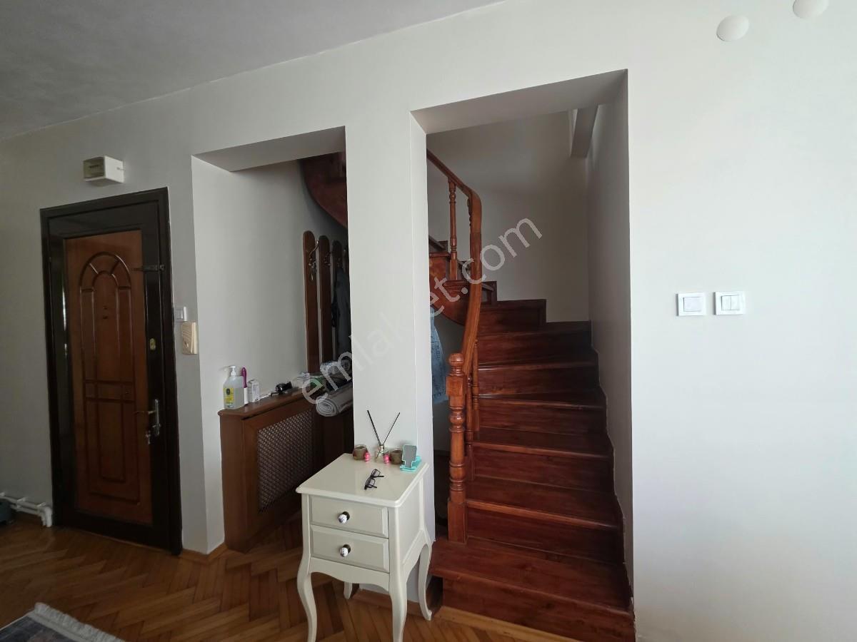 Fatihte Satılık Her Katında Ayrı Bir Yaşam! 3+2 Dubleks Daire ! — fotoğraf 23