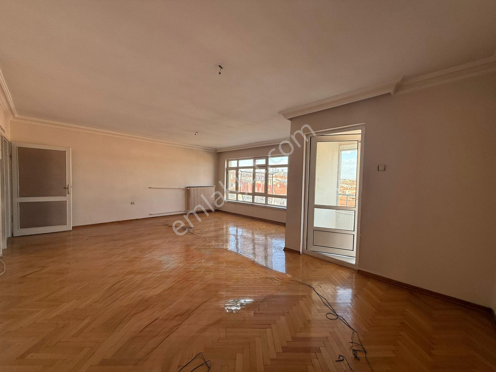 Etlik Cad. Üzeri 3+1 Asansörlü Bağımsız Ank. Manzaralı 130m2 — fotoğraf 3