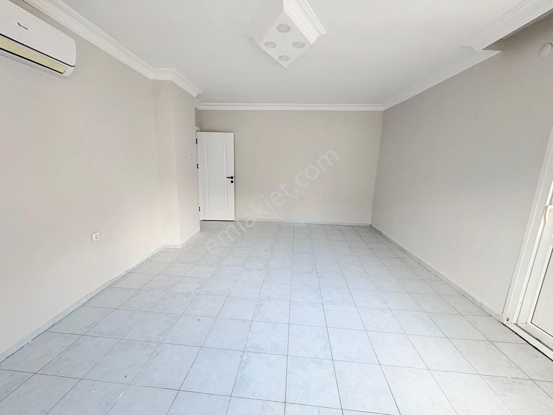 Prestij'den Yeni Mah'de Geniş Oturumlu Temiz 3+1 Daire — fotoğraf 4
