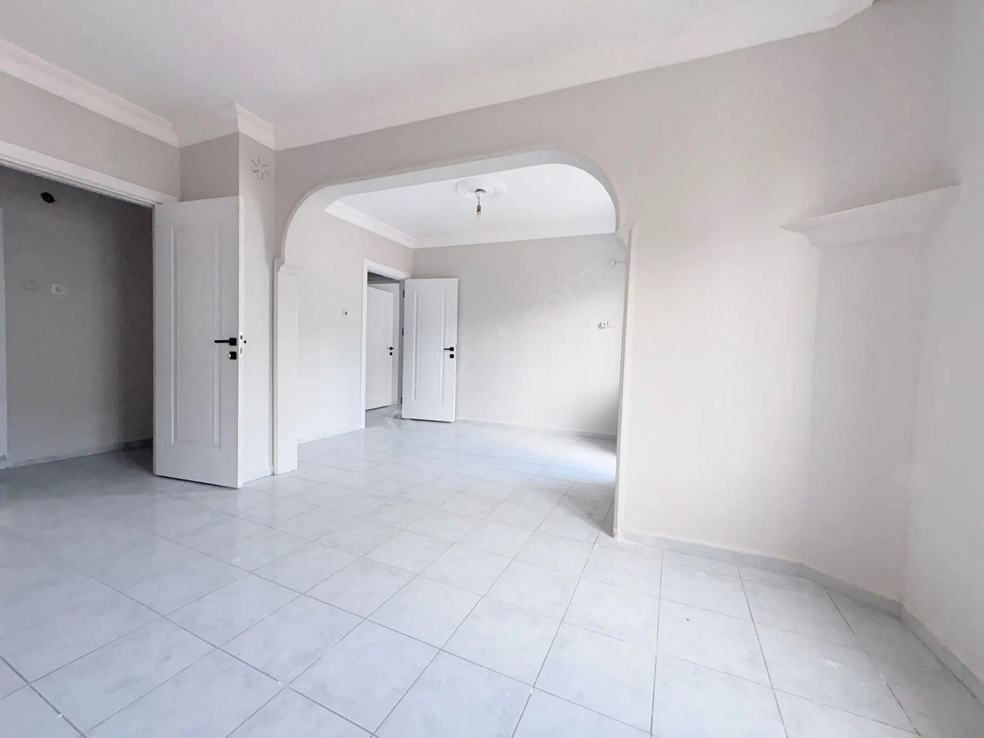Prestij'den Yeni Mah'de Geniş Oturumlu Temiz 3+1 Daire — fotoğraf 8