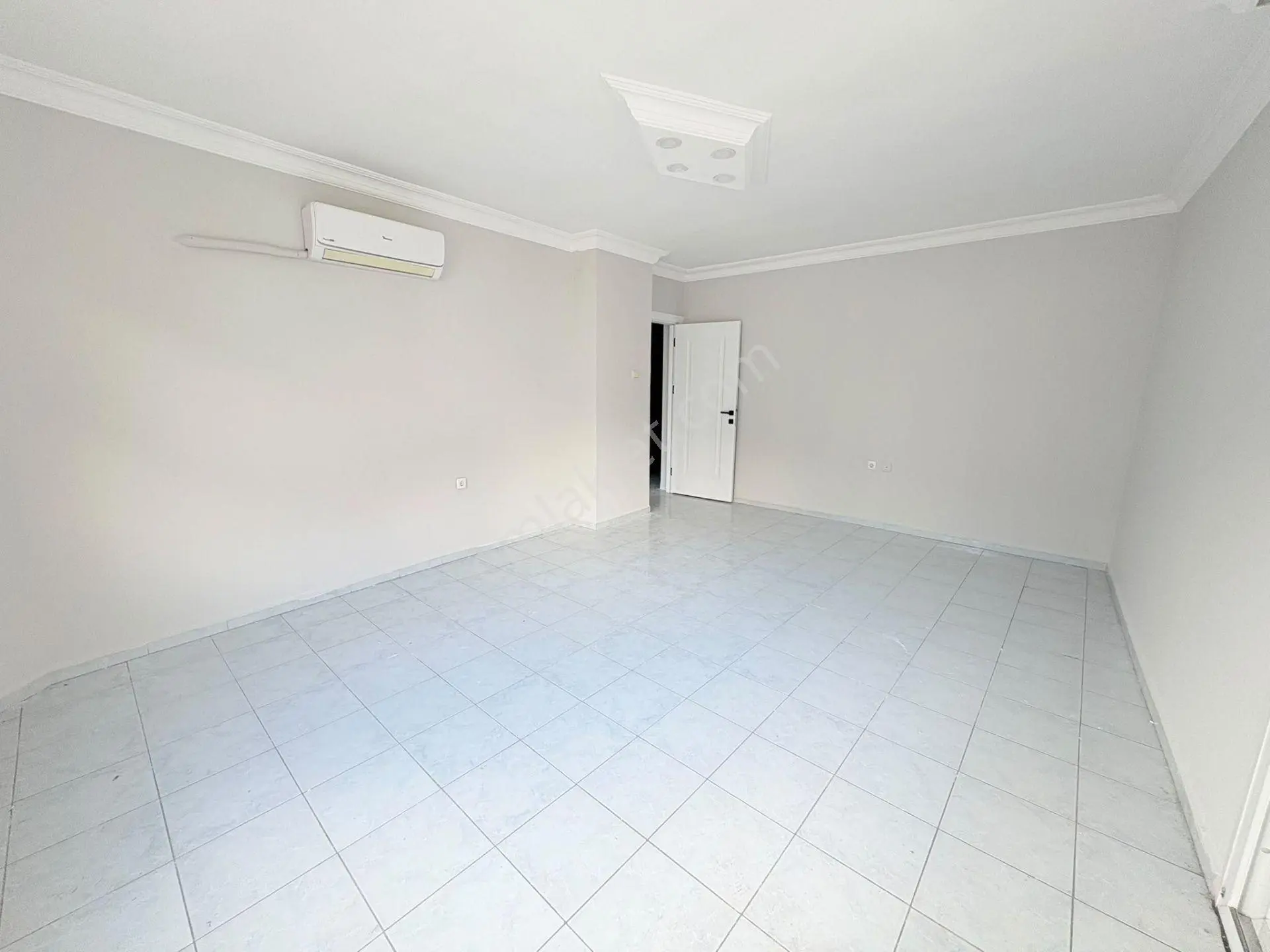 Prestij'den Yeni Mah'de Geniş Oturumlu Temiz 3+1 Daire — fotoğraf 11