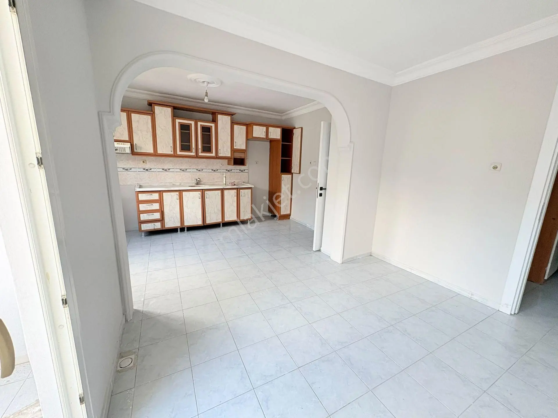 Prestij'den Yeni Mah'de Geniş Oturumlu Temiz 3+1 Daire — fotoğraf 12