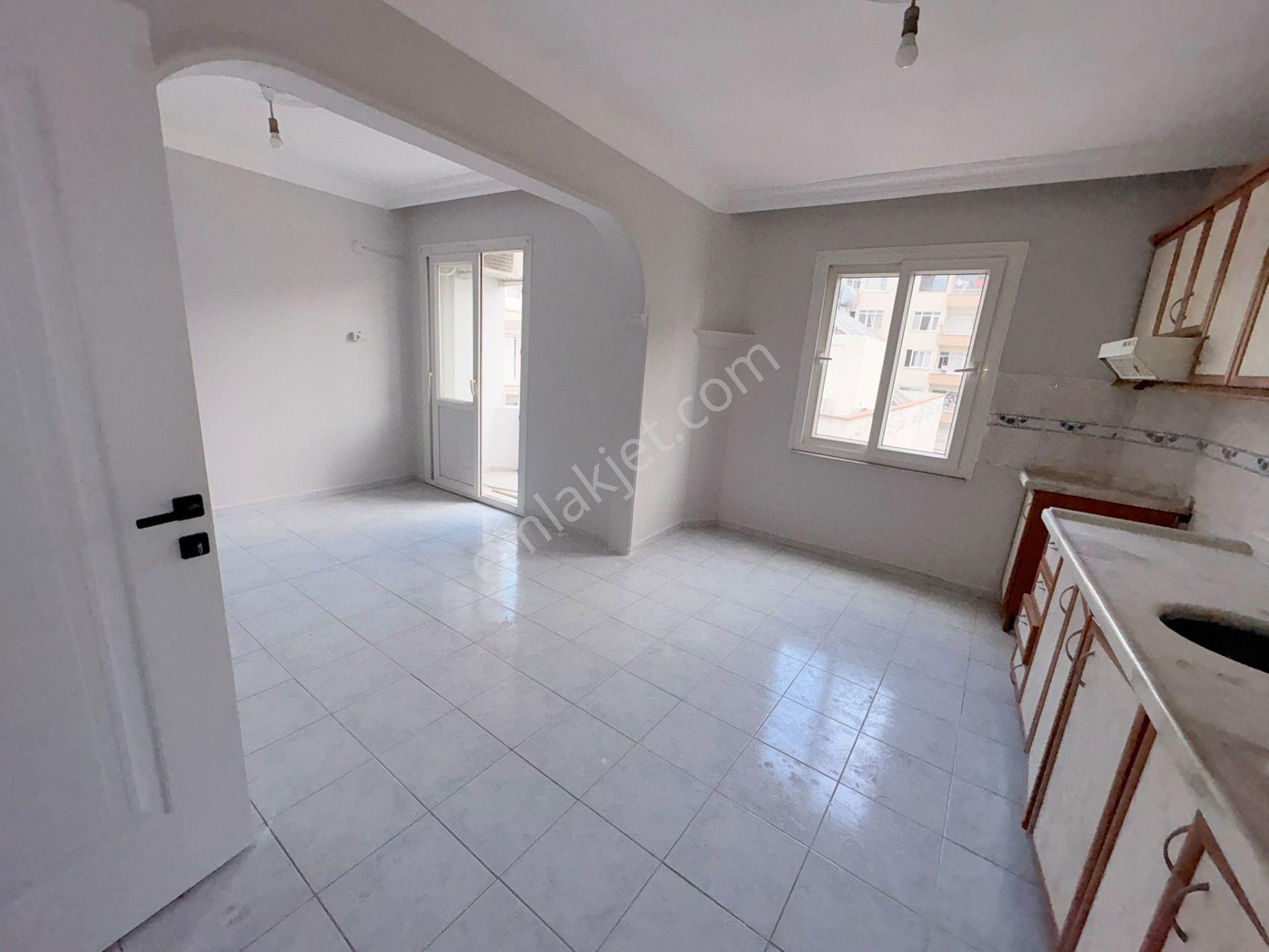 Prestij'den Yeni Mah'de Geniş Oturumlu Temiz 3+1 Daire — fotoğraf 13