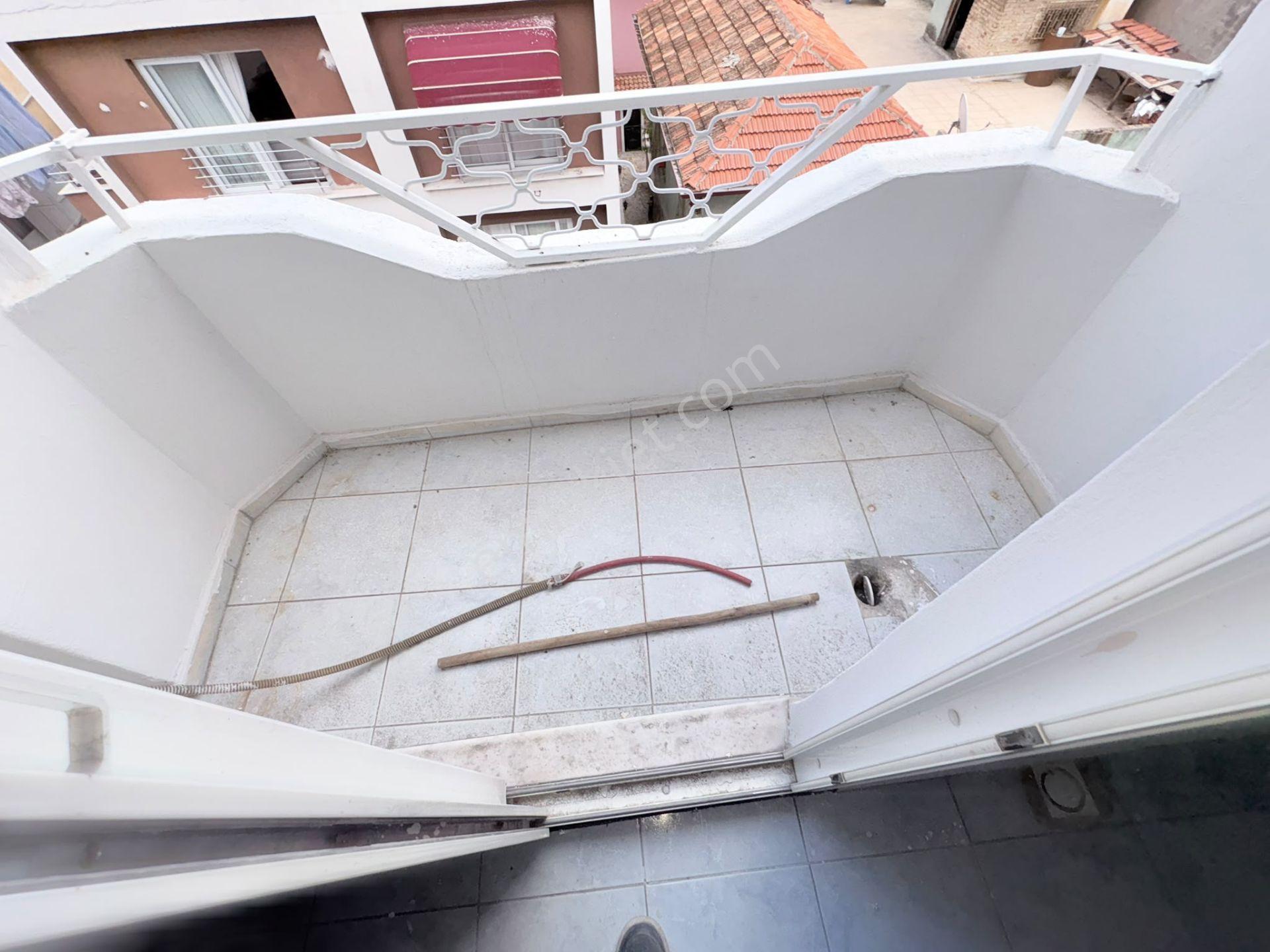 Prestij'den Yeni Mah'de Geniş Oturumlu Temiz 3+1 Daire — fotoğraf 28