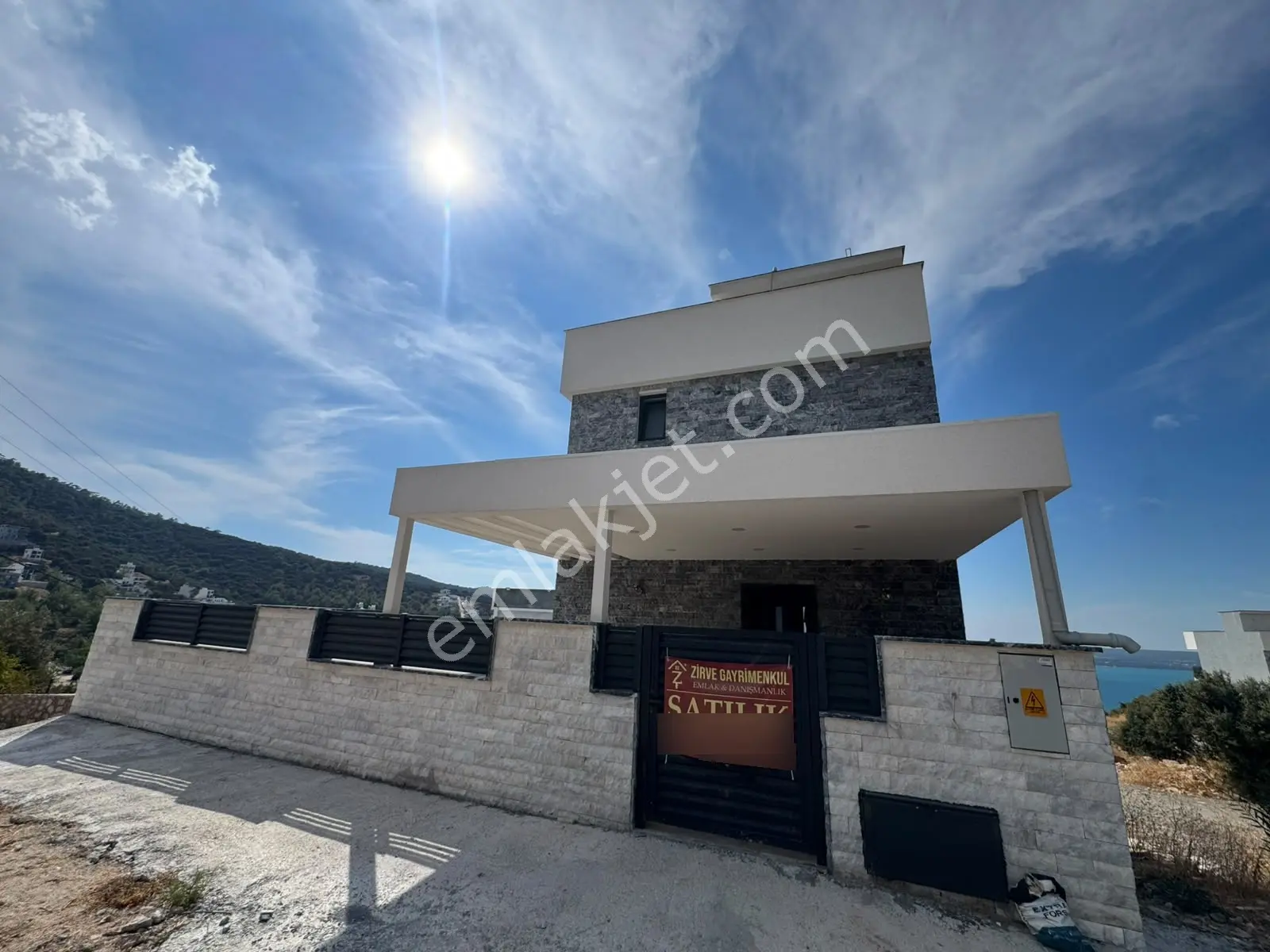 Aradığınız Manzaralı Havuzlu Villa Bulundu — fotoğraf 2