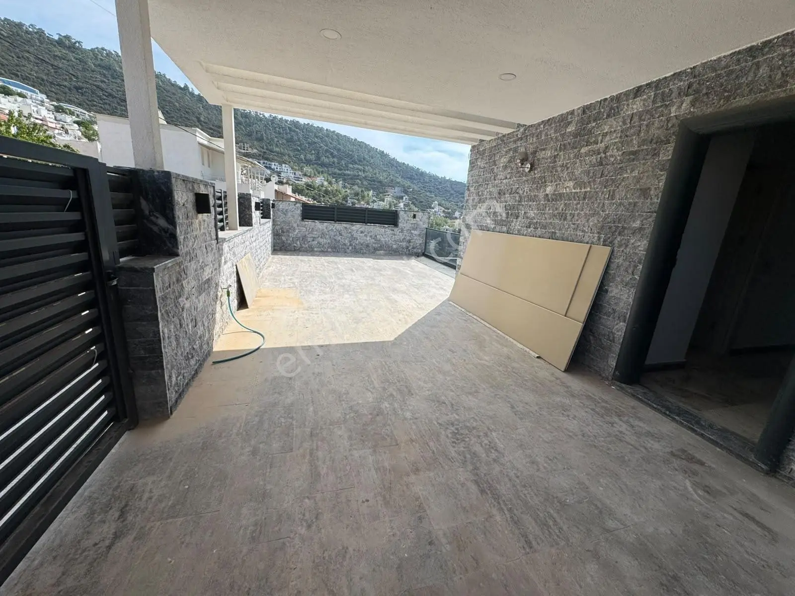 Aradığınız Manzaralı Havuzlu Villa Bulundu — fotoğraf 3