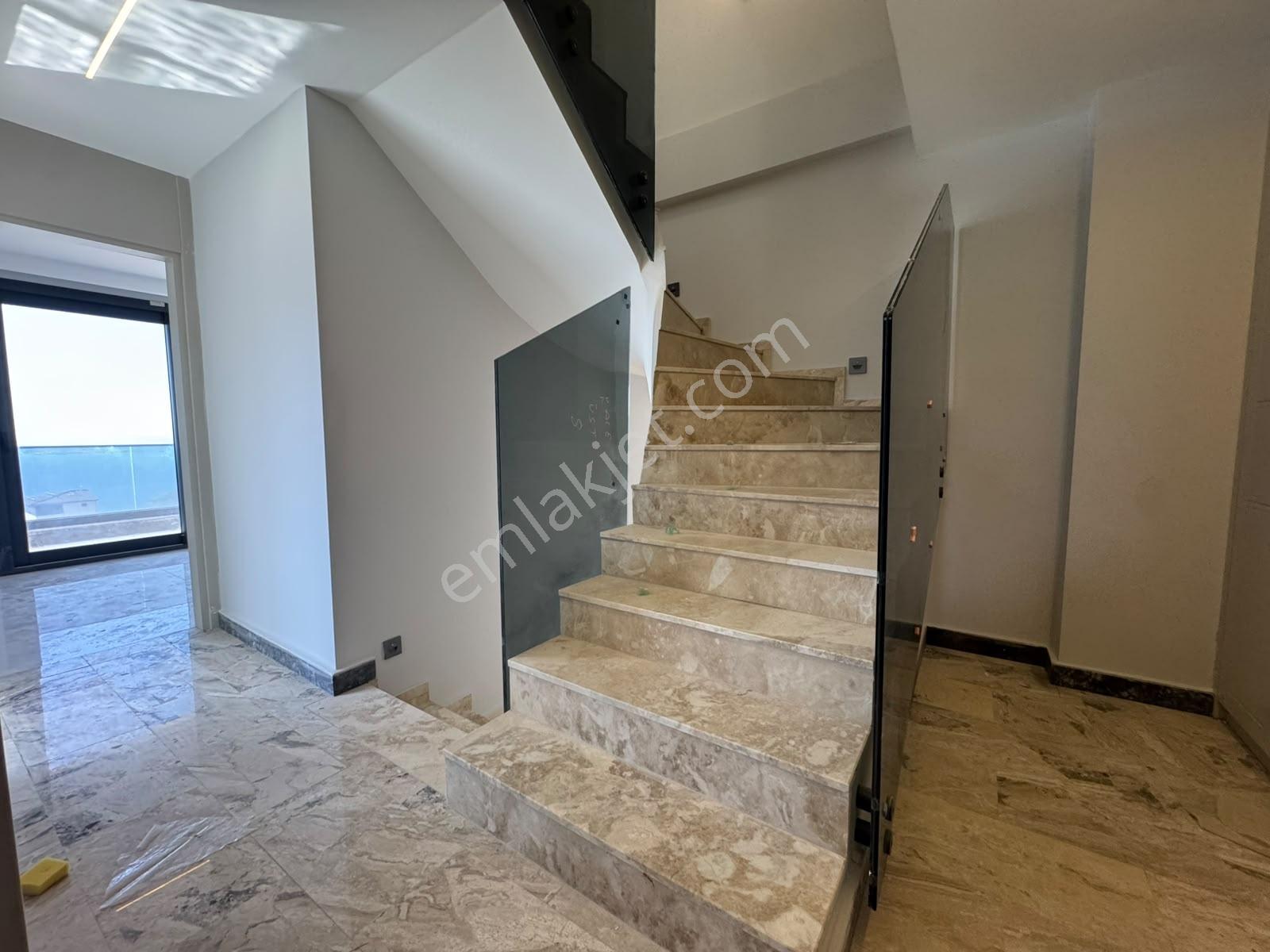 Aradığınız Manzaralı Havuzlu Villa Bulundu — fotoğraf 7