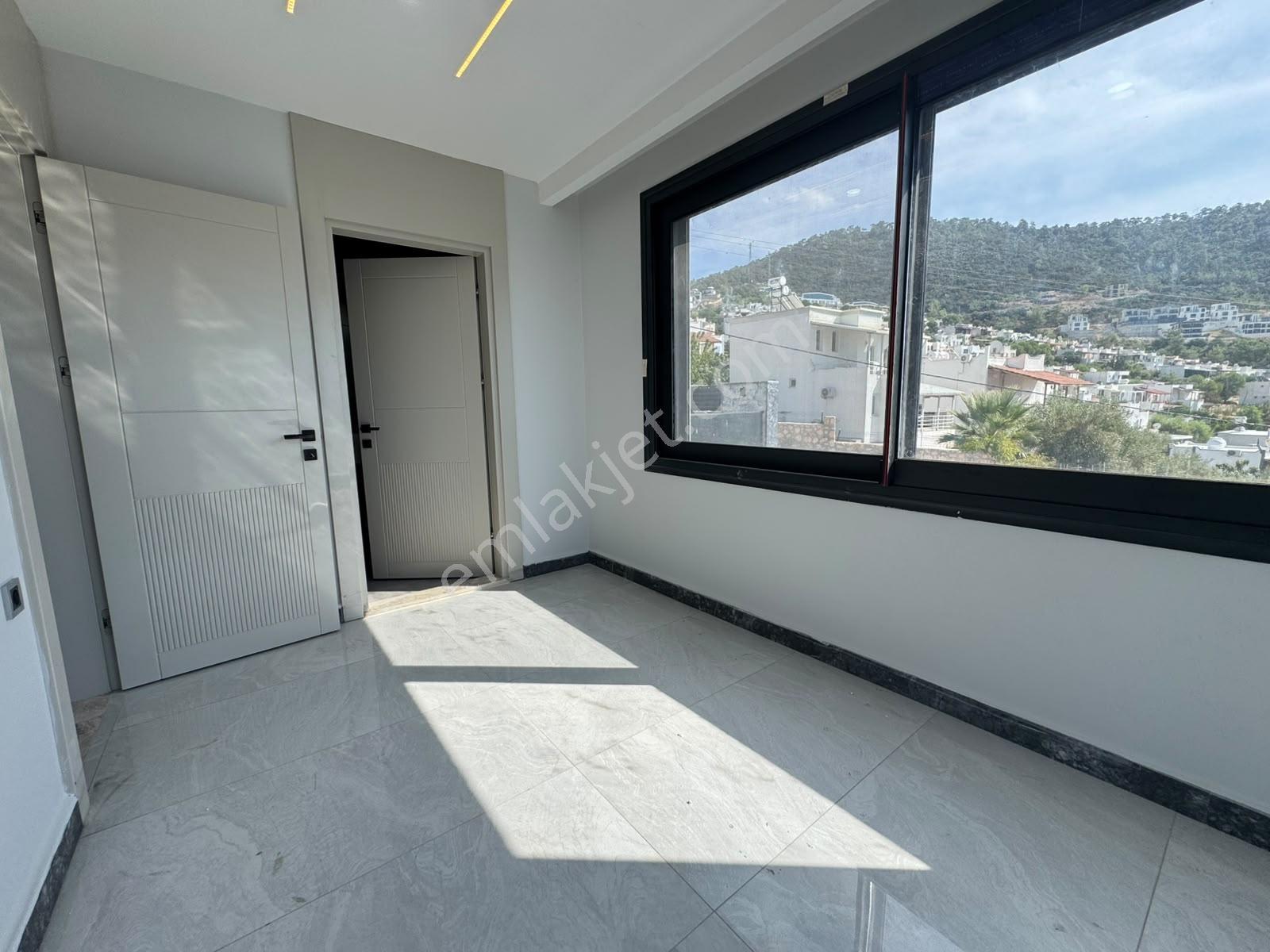 Aradığınız Manzaralı Havuzlu Villa Bulundu — fotoğraf 11