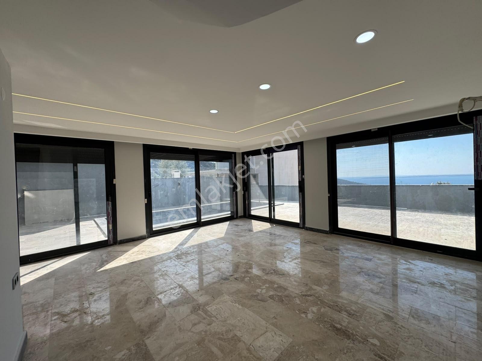 Aradığınız Manzaralı Havuzlu Villa Bulundu — fotoğraf 25
