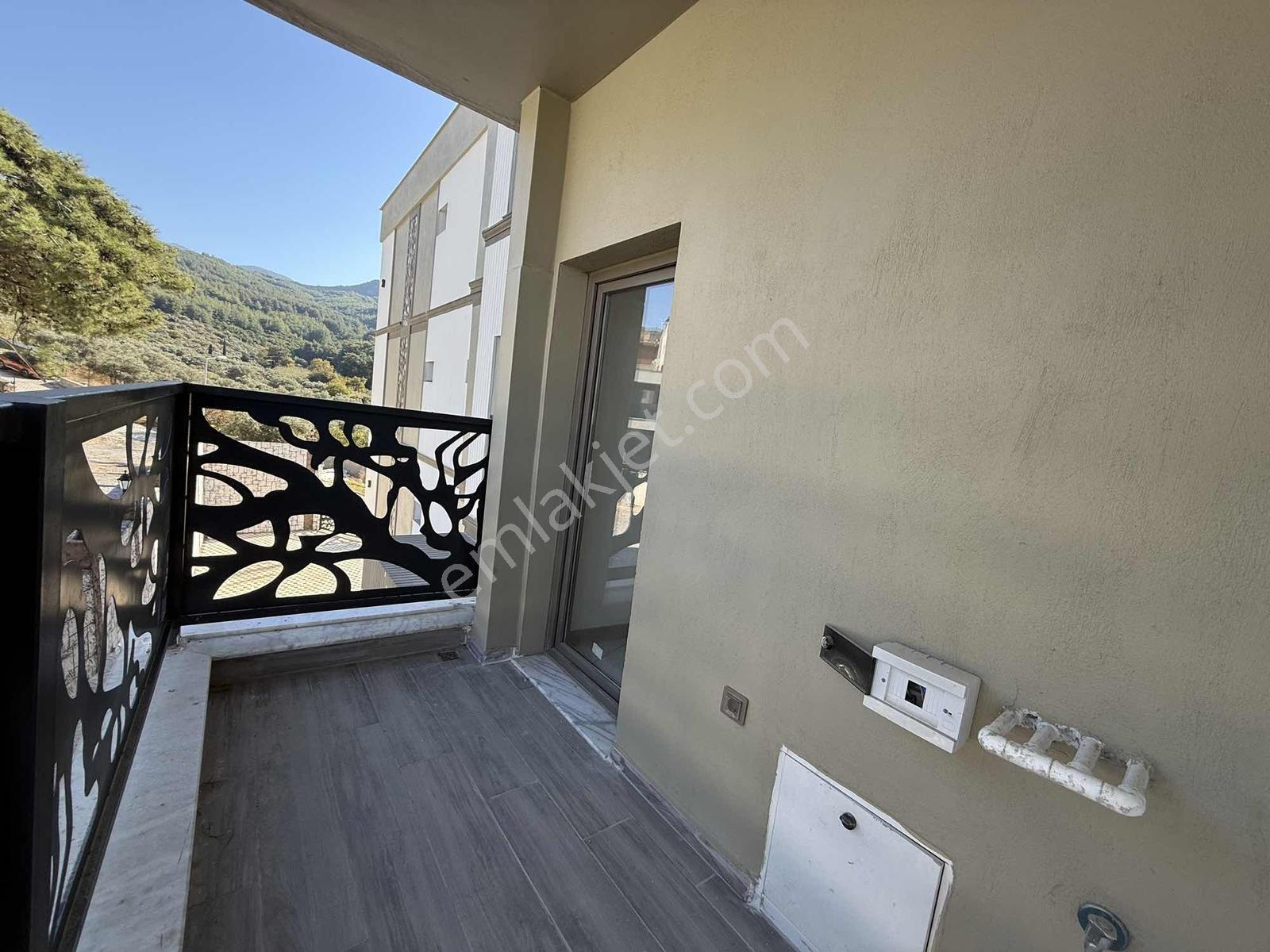 Kuşadası Davutlarda Acill Satılık Yatırımlık 1+1 Daire — fotoğraf 2