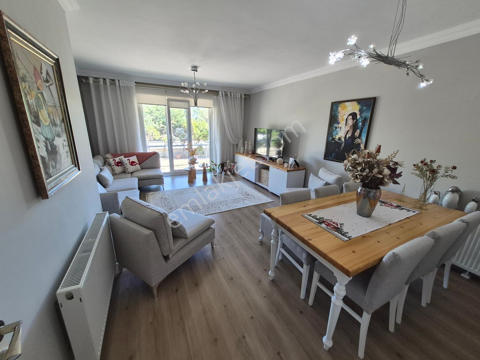Paşakent'te Merkezi Konumda 3+1 - 135m² Masrafsız Daire — fotoğraf 2