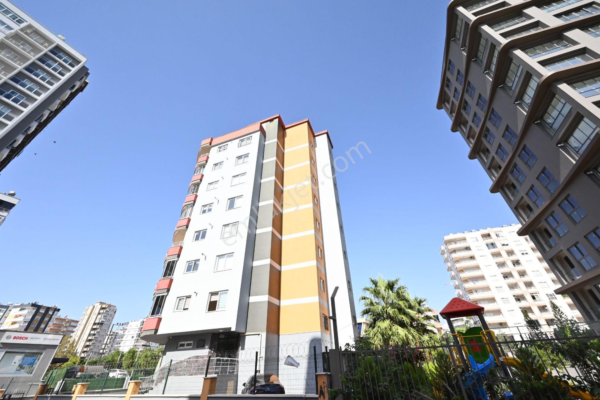 Üstünkent'ten Geniş Oturum Alanlı Krediye Uygun Eşyalı 3+1 Daire — fotoğraf 3
