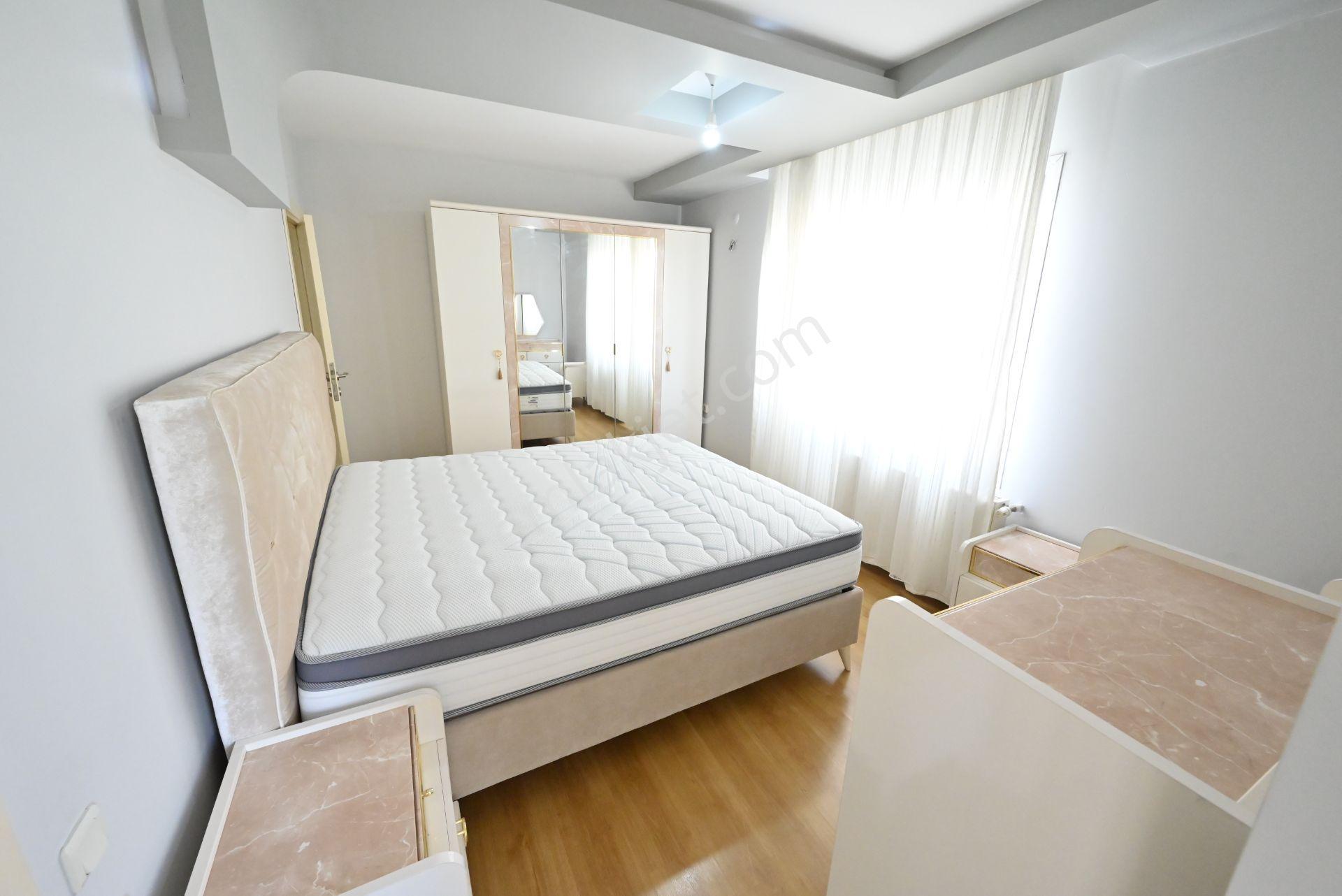 Üstünkent'ten Geniş Oturum Alanlı Krediye Uygun Eşyalı 3+1 Daire — fotoğraf 24