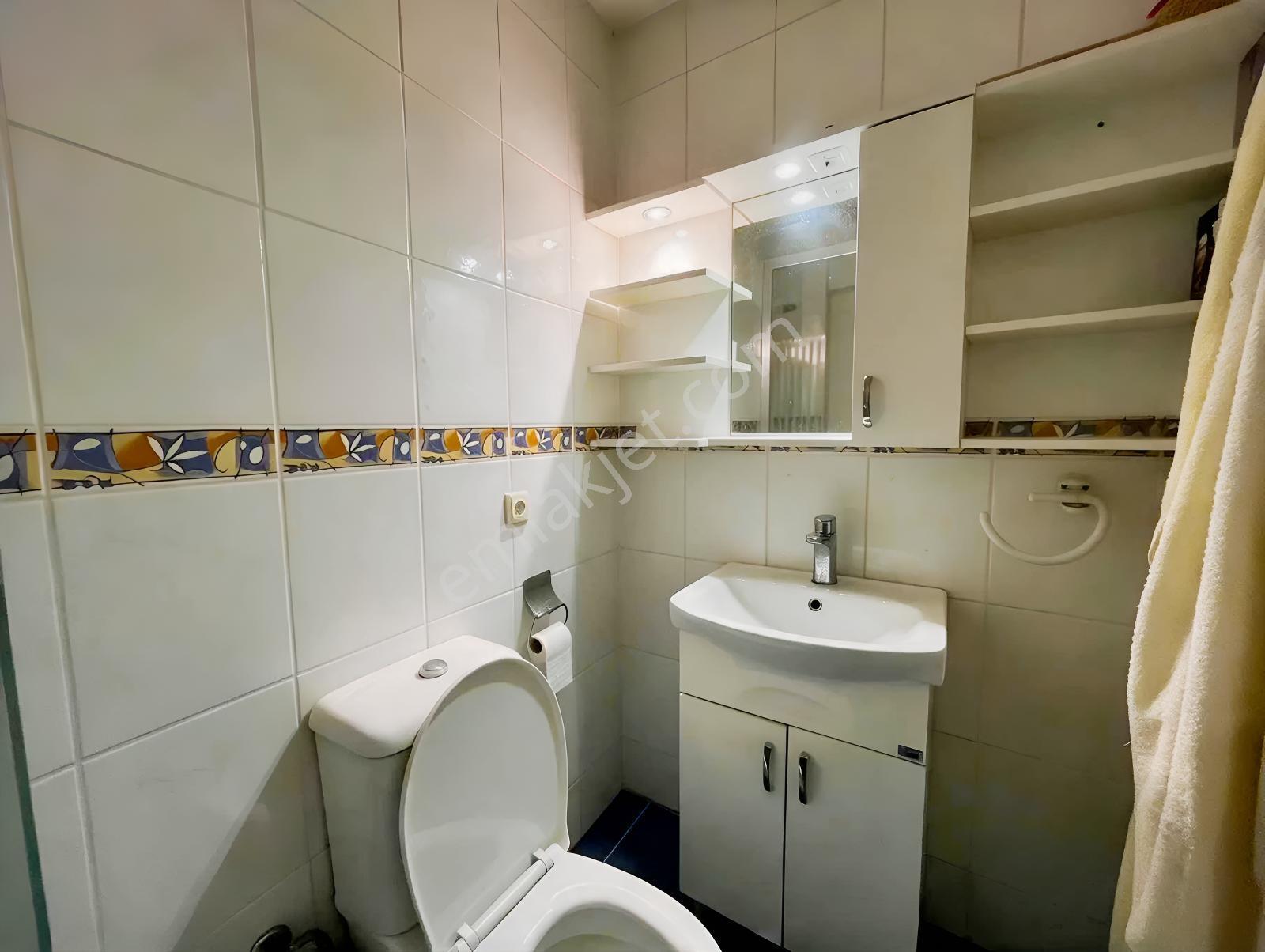 Girne Caddesi Yakını 3+1 Köşe Açık Otoparklı Daire — fotoğraf 13